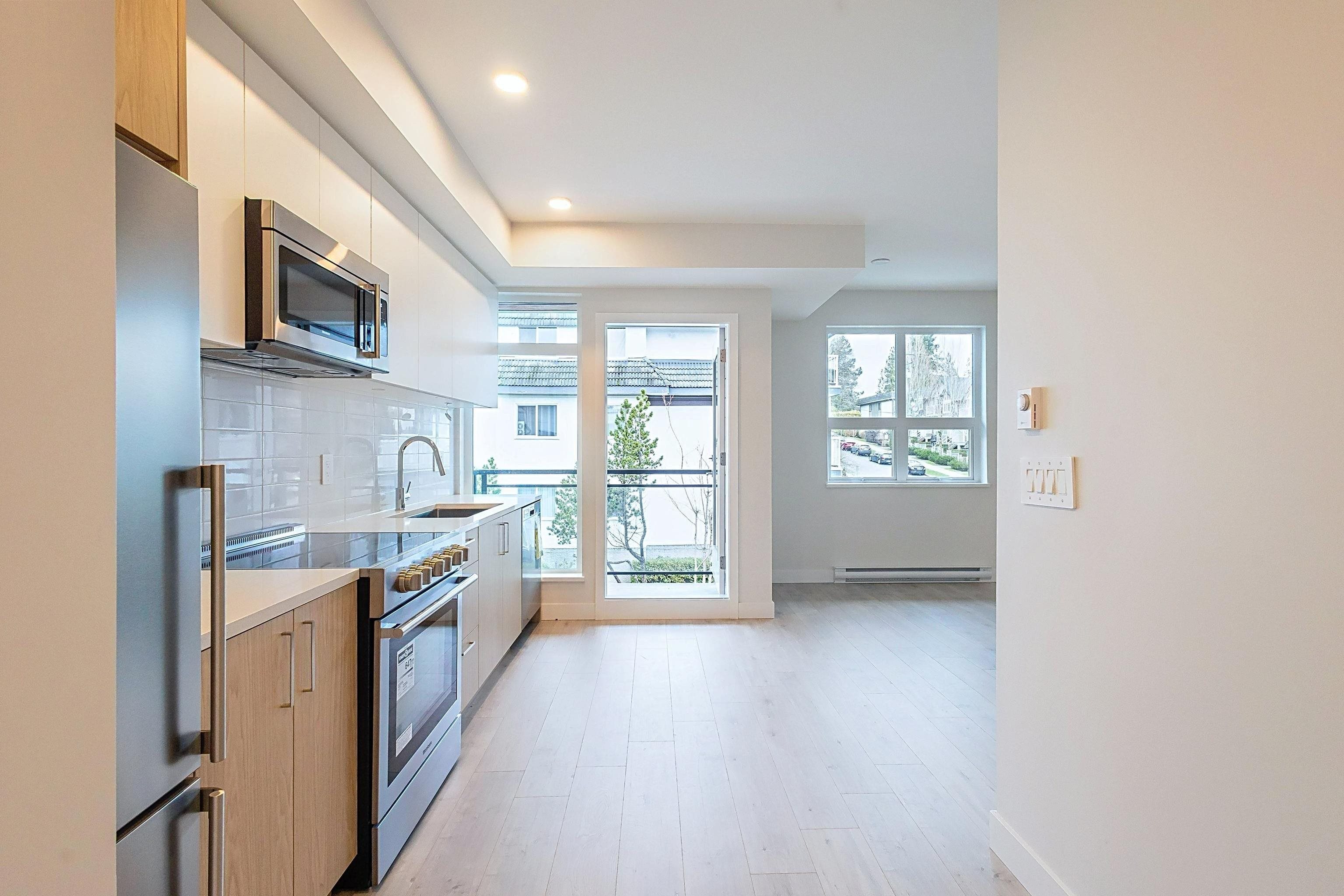 406 5535 HASTINGS STREET Unit: 406