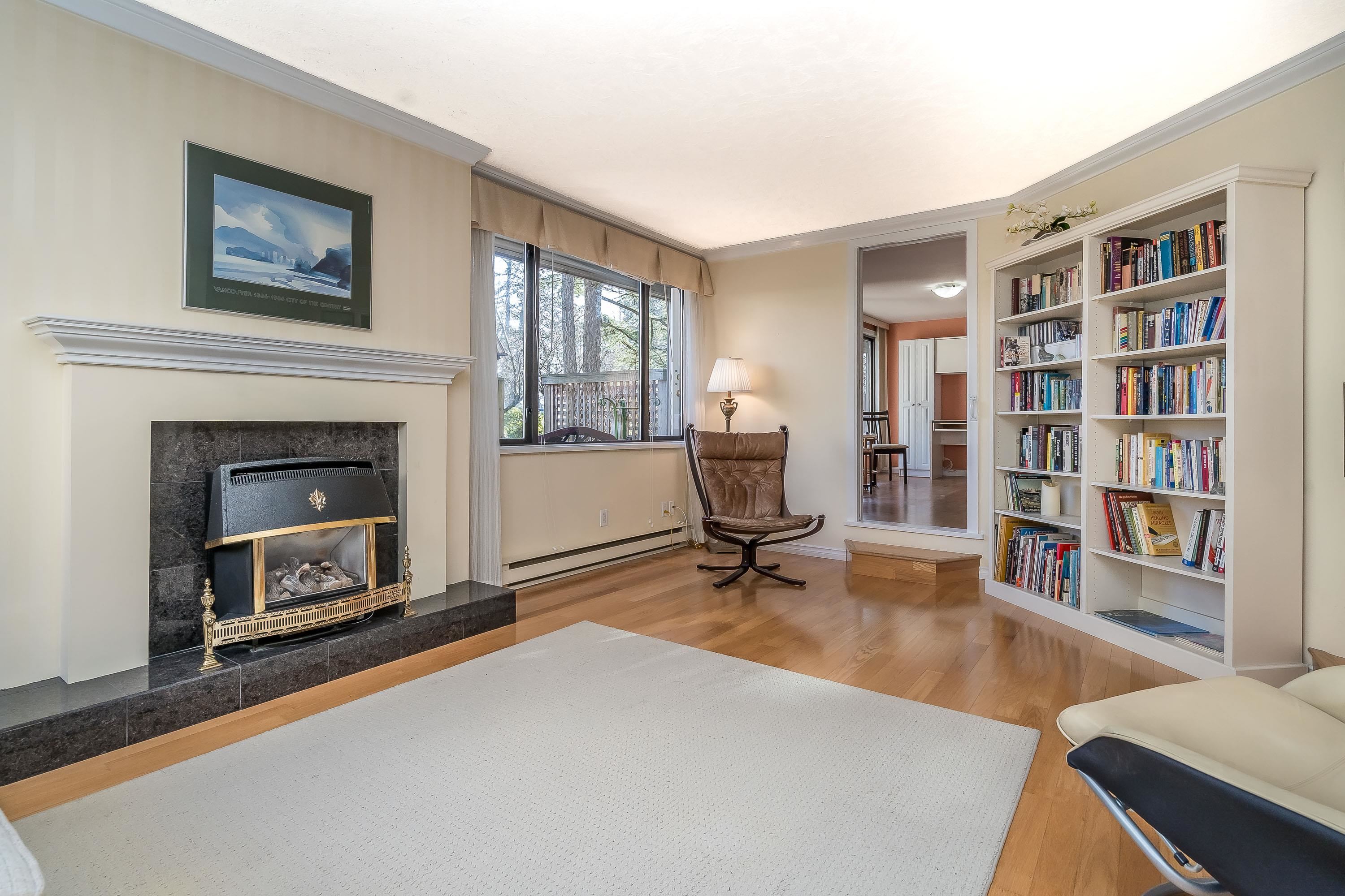 112 15275 19 AVENUE Unit: 112