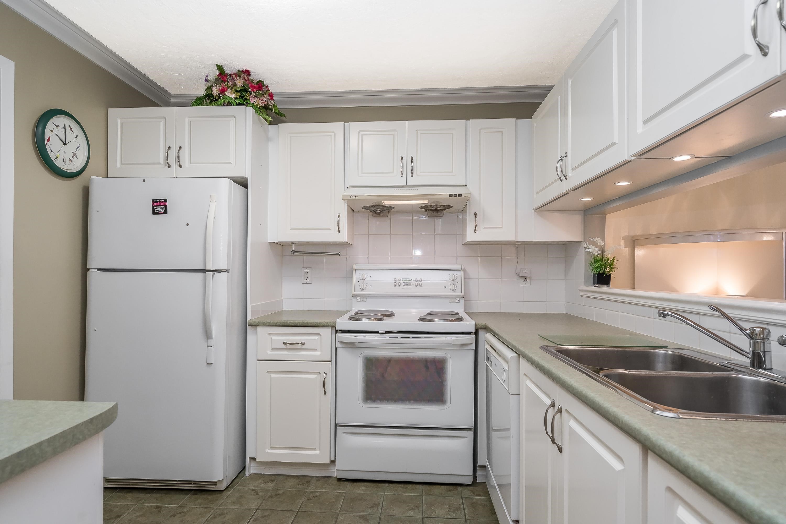 112 15275 19 AVENUE Unit: 112