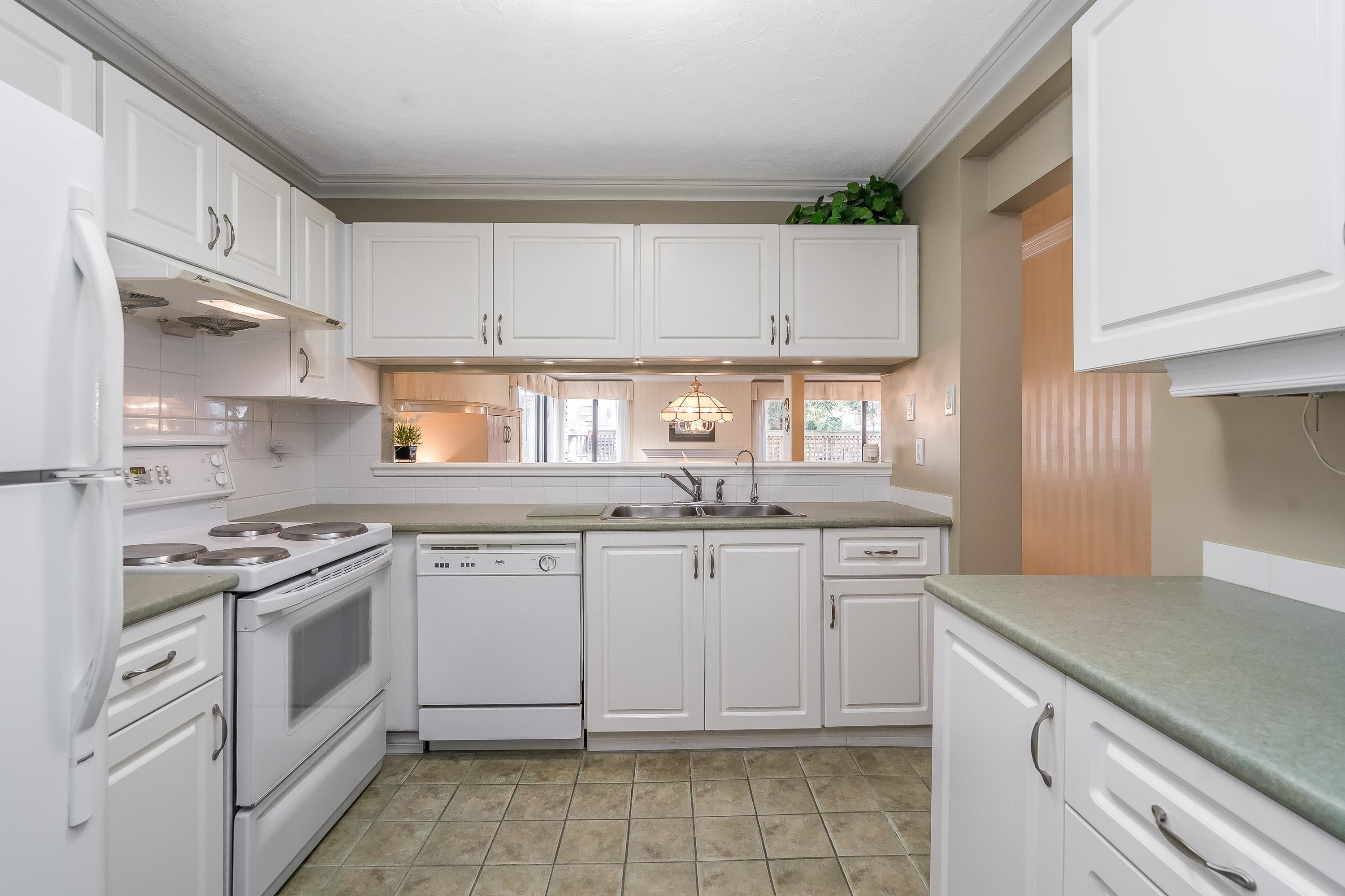 112 15275 19 AVENUE Unit: 112