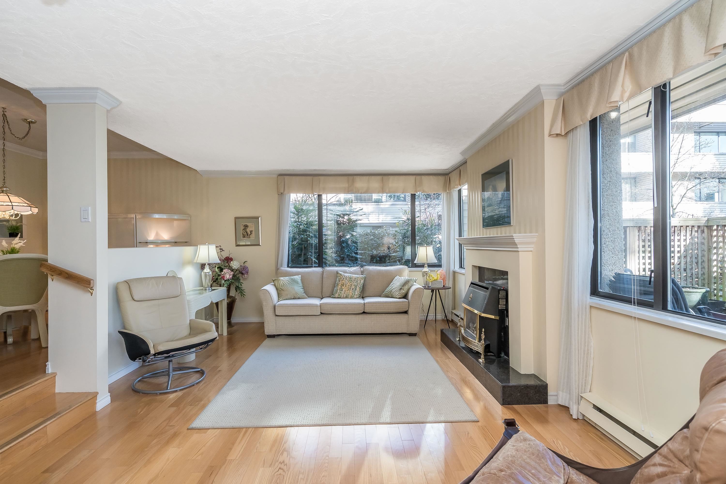 112 15275 19 AVENUE Unit: 112