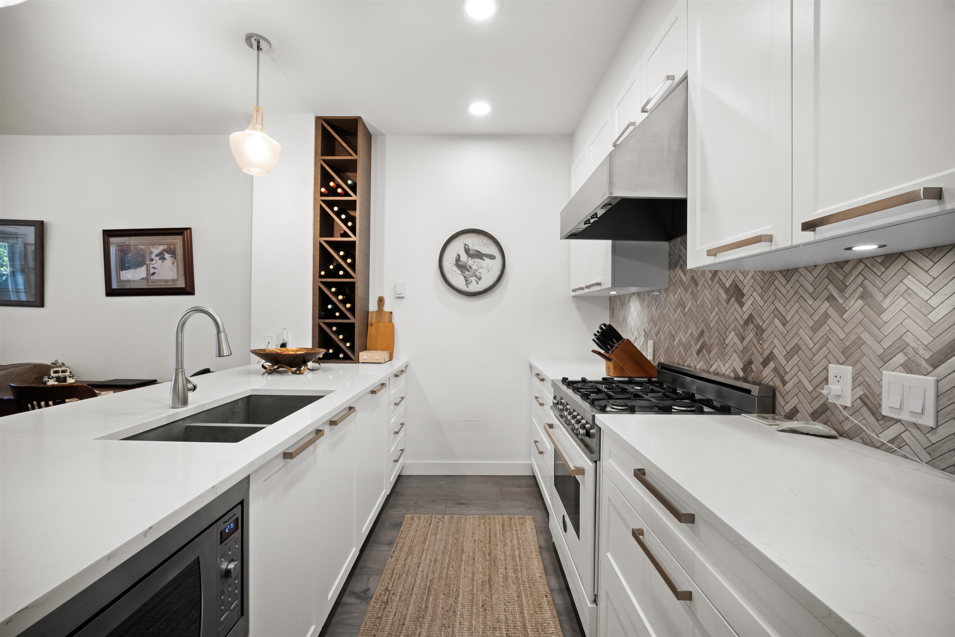 105 33540 MAYFAIR AVENUE Unit: 105