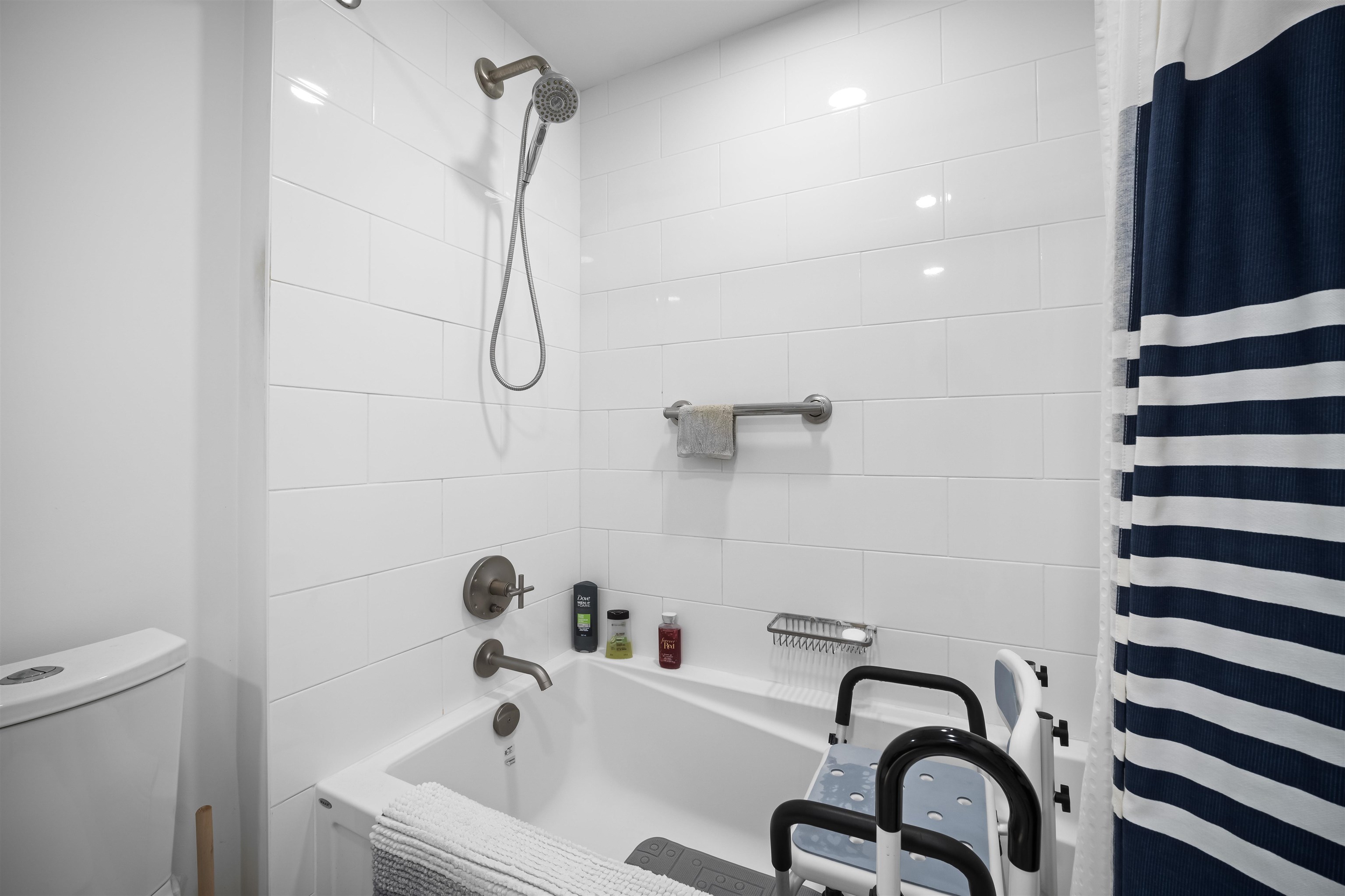 105 33540 MAYFAIR AVENUE Unit: 105