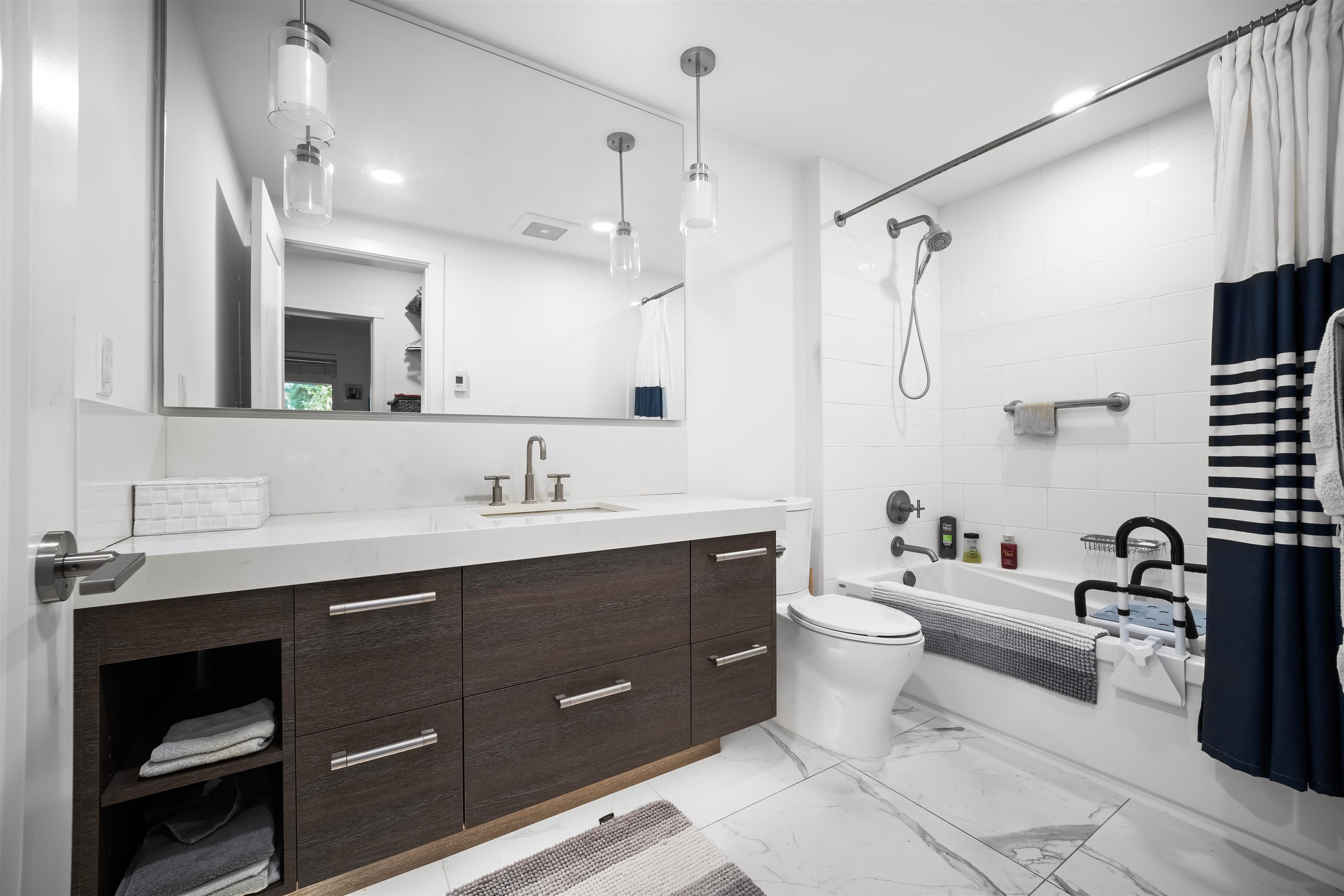 105 33540 MAYFAIR AVENUE Unit: 105