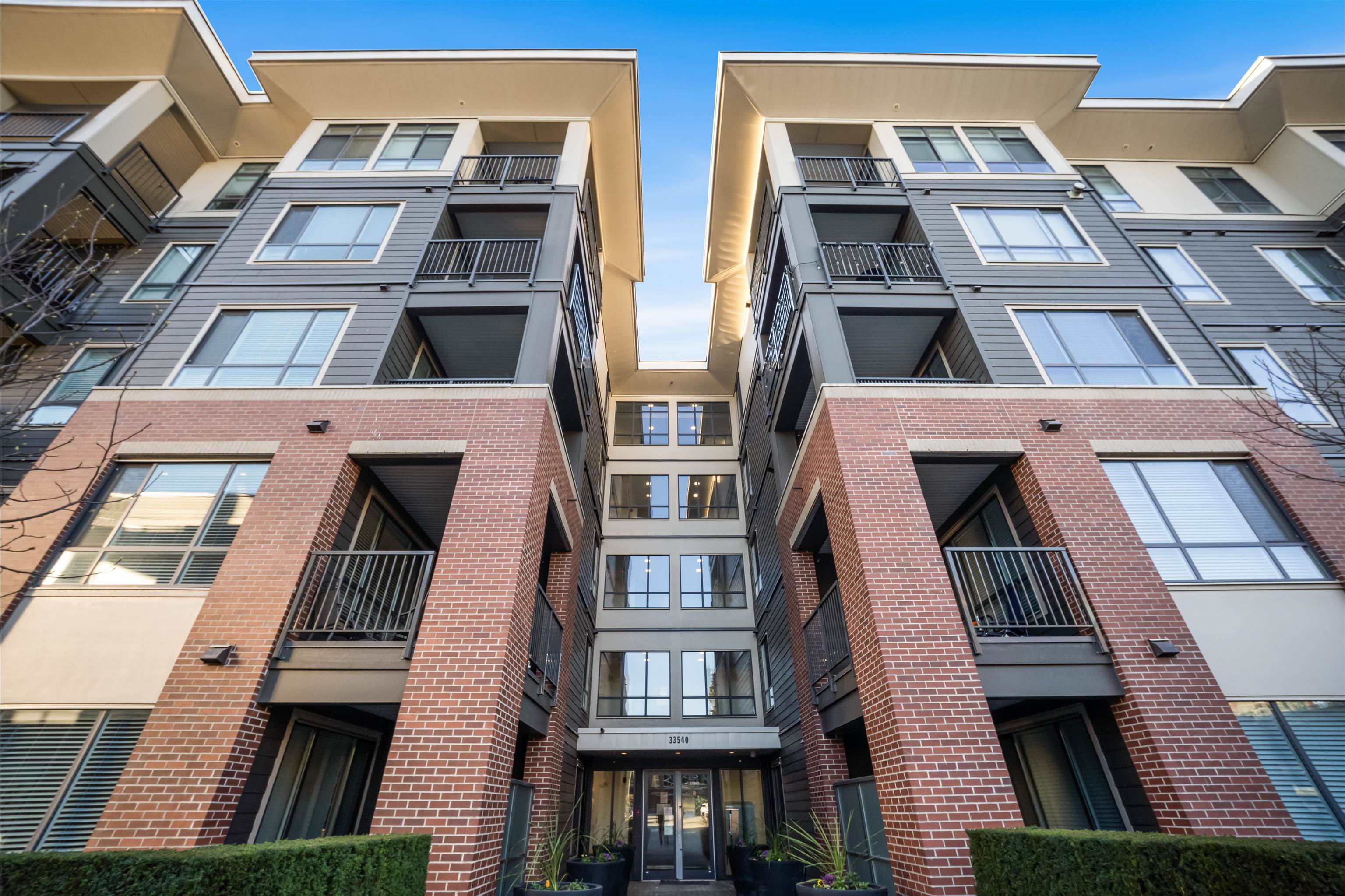 105 33540 MAYFAIR AVENUE Unit: 105