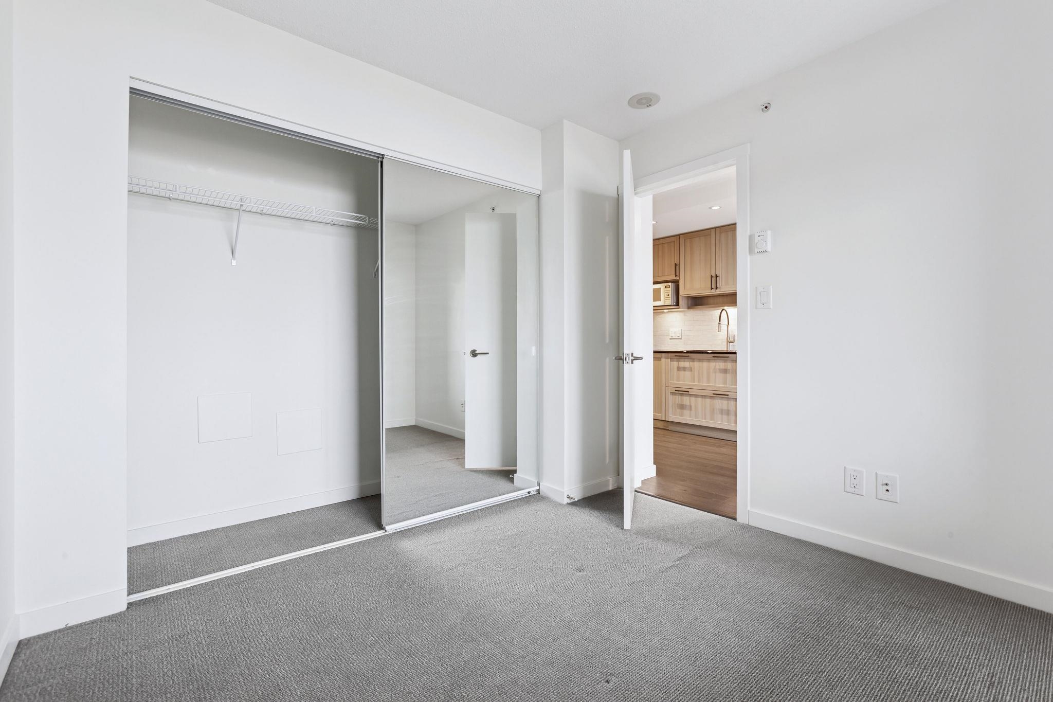 2003 5515 BOUNDARY ROAD Unit: 2003