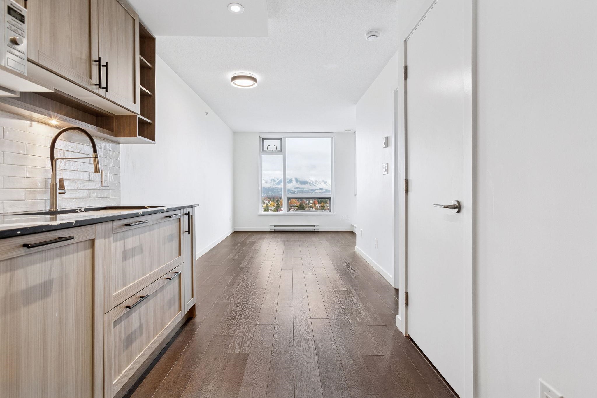 2003 5515 BOUNDARY ROAD Unit: 2003