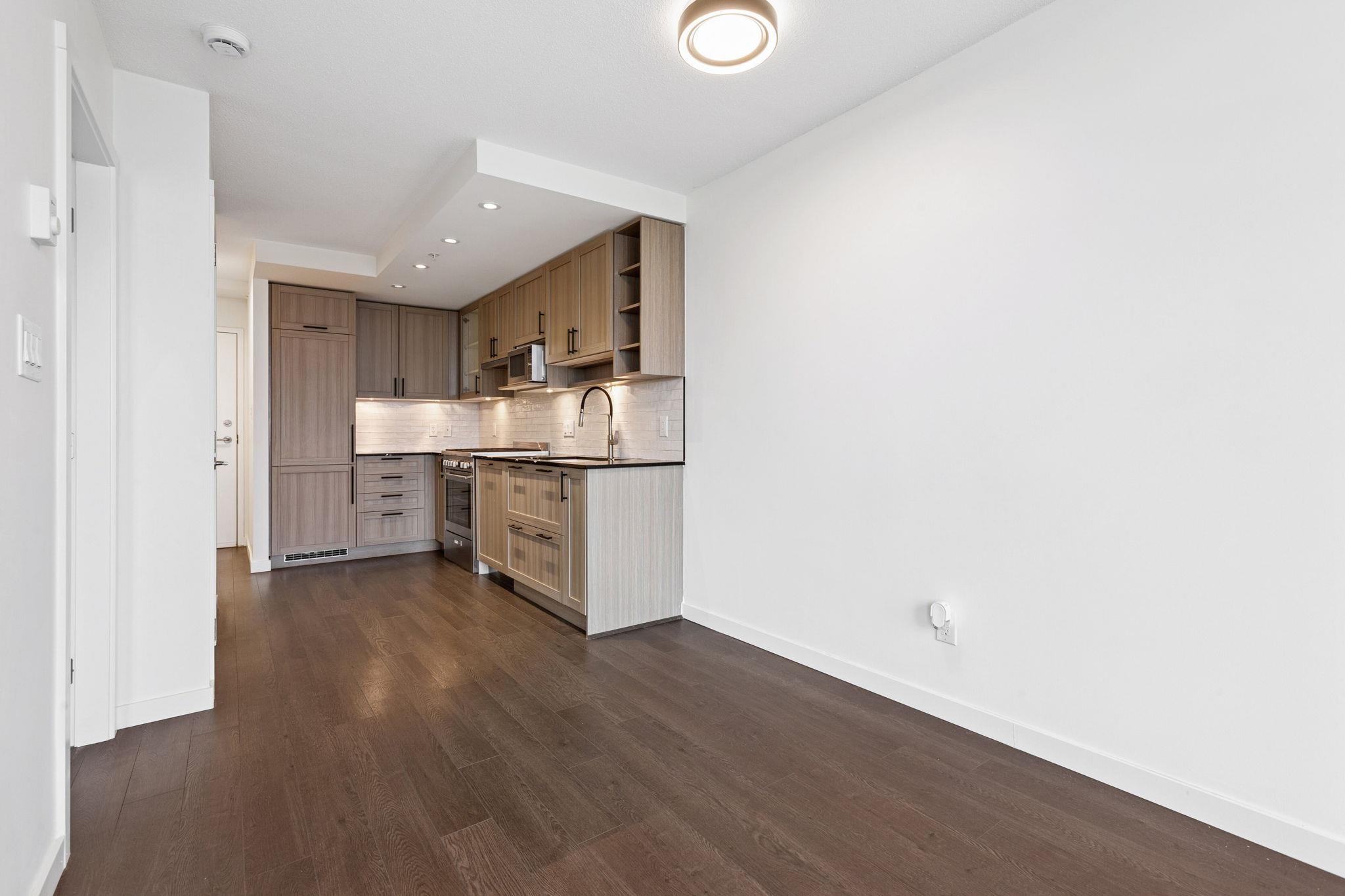 2003 5515 BOUNDARY ROAD Unit: 2003