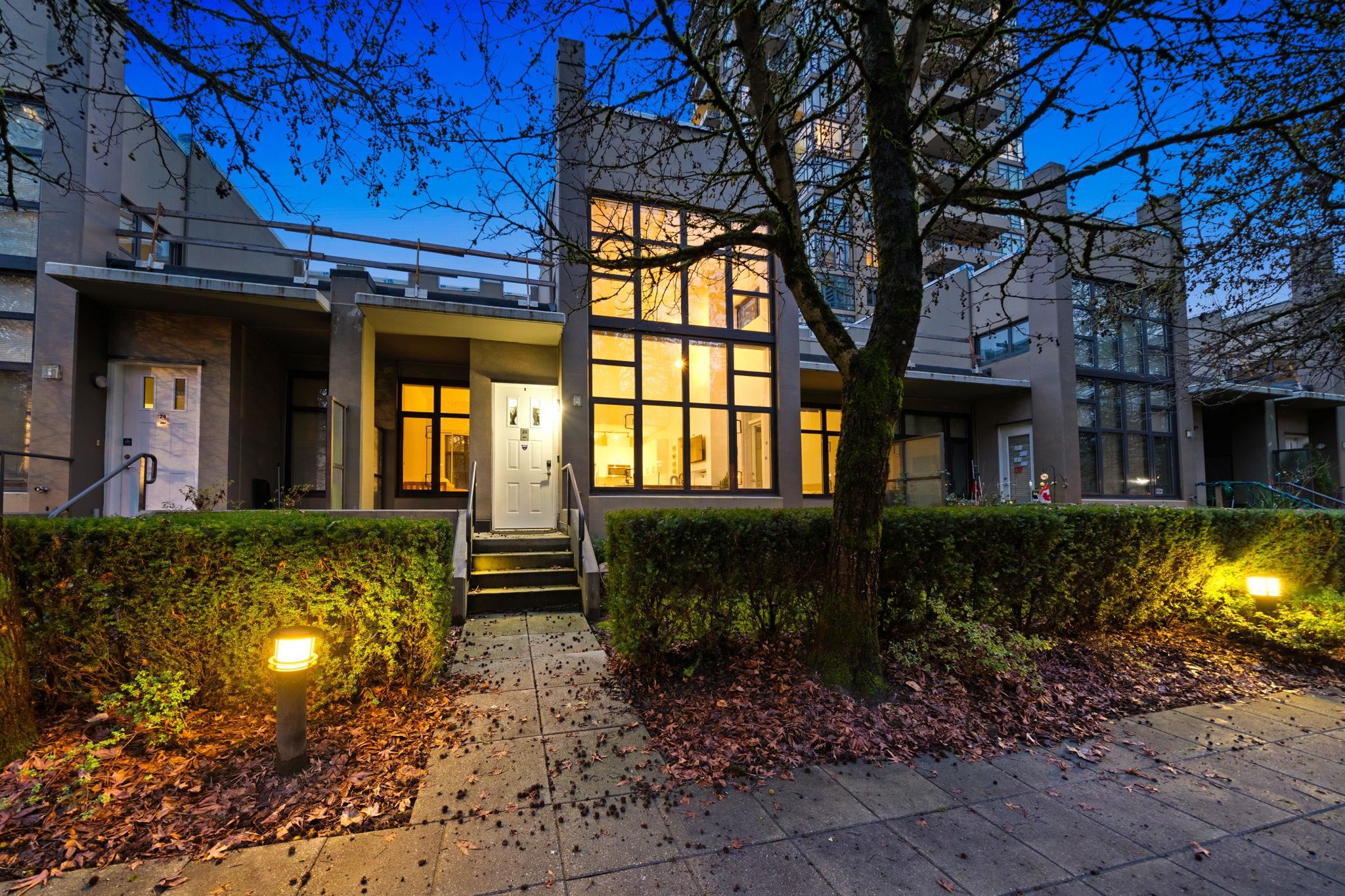 TH23 2345 MADISON AVENUE Unit: TH23