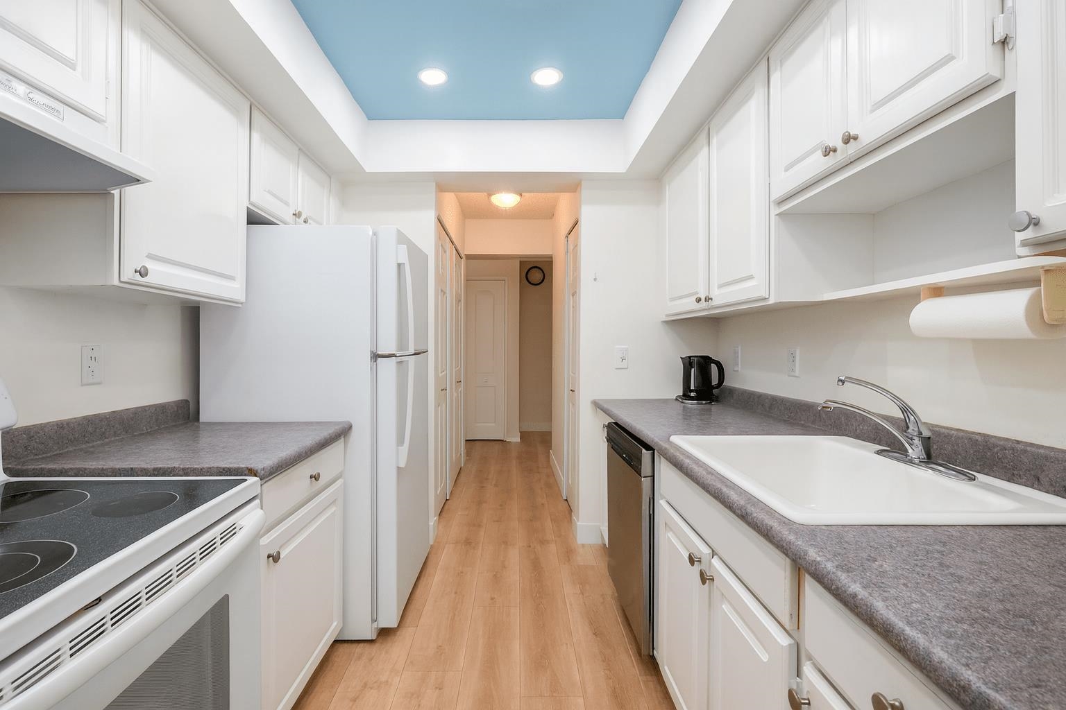 201 2336 WALL STREET Unit: 201