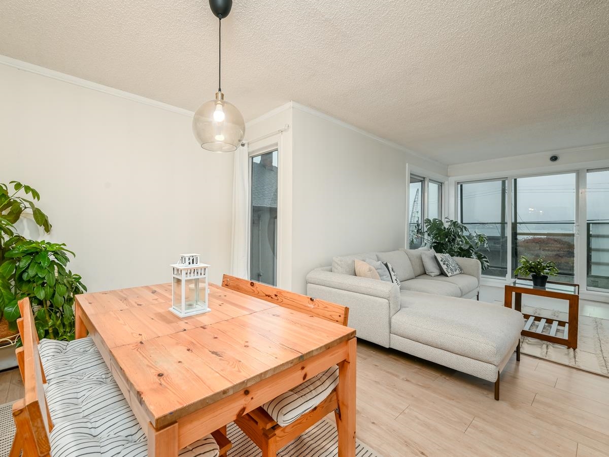 201 2336 WALL STREET Unit: 201