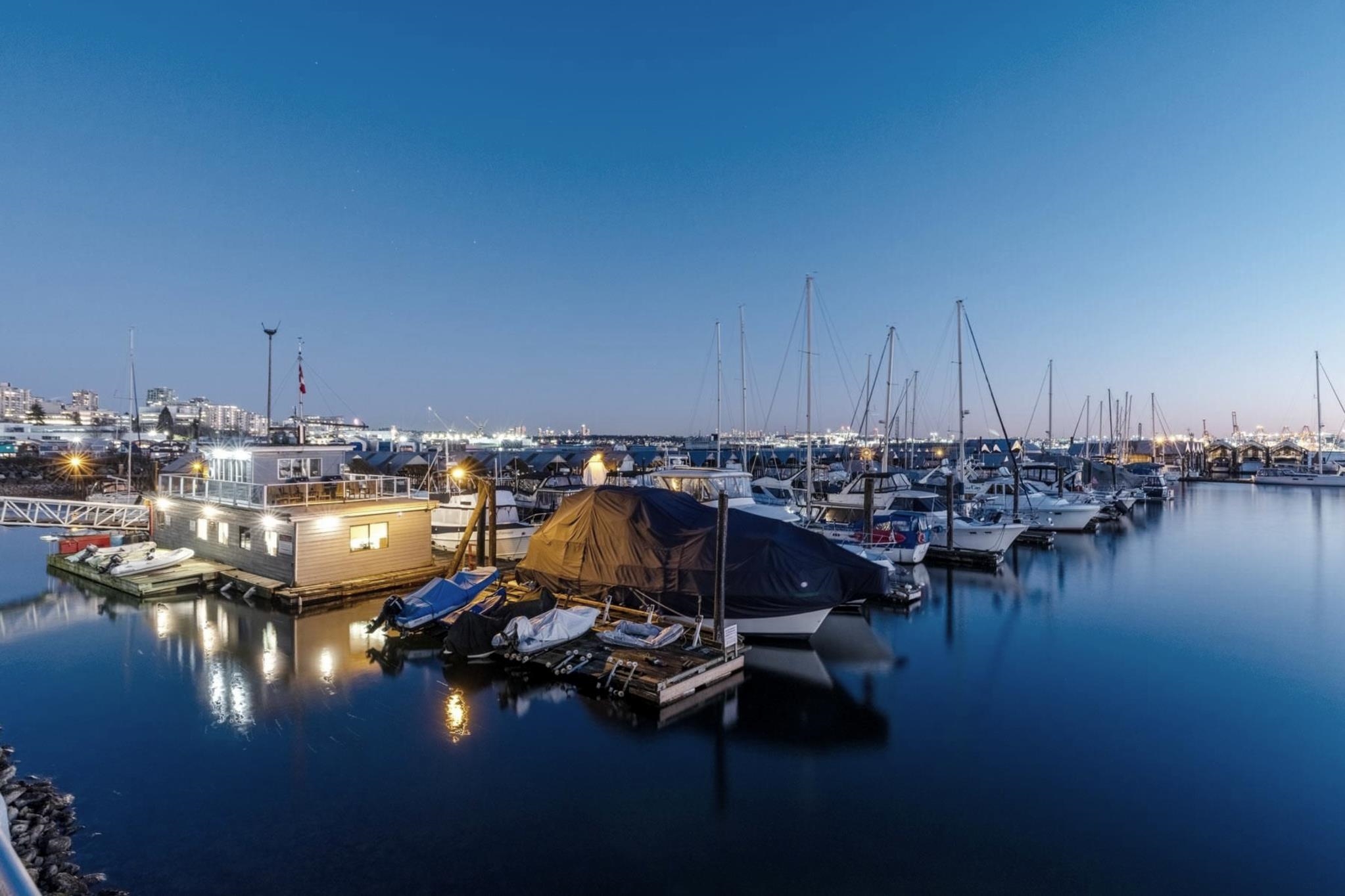 322 755 HARBOURSIDE DRIVE Unit: 322