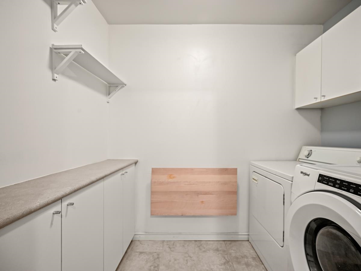 102 3770 THURSTON STREET Unit: 102