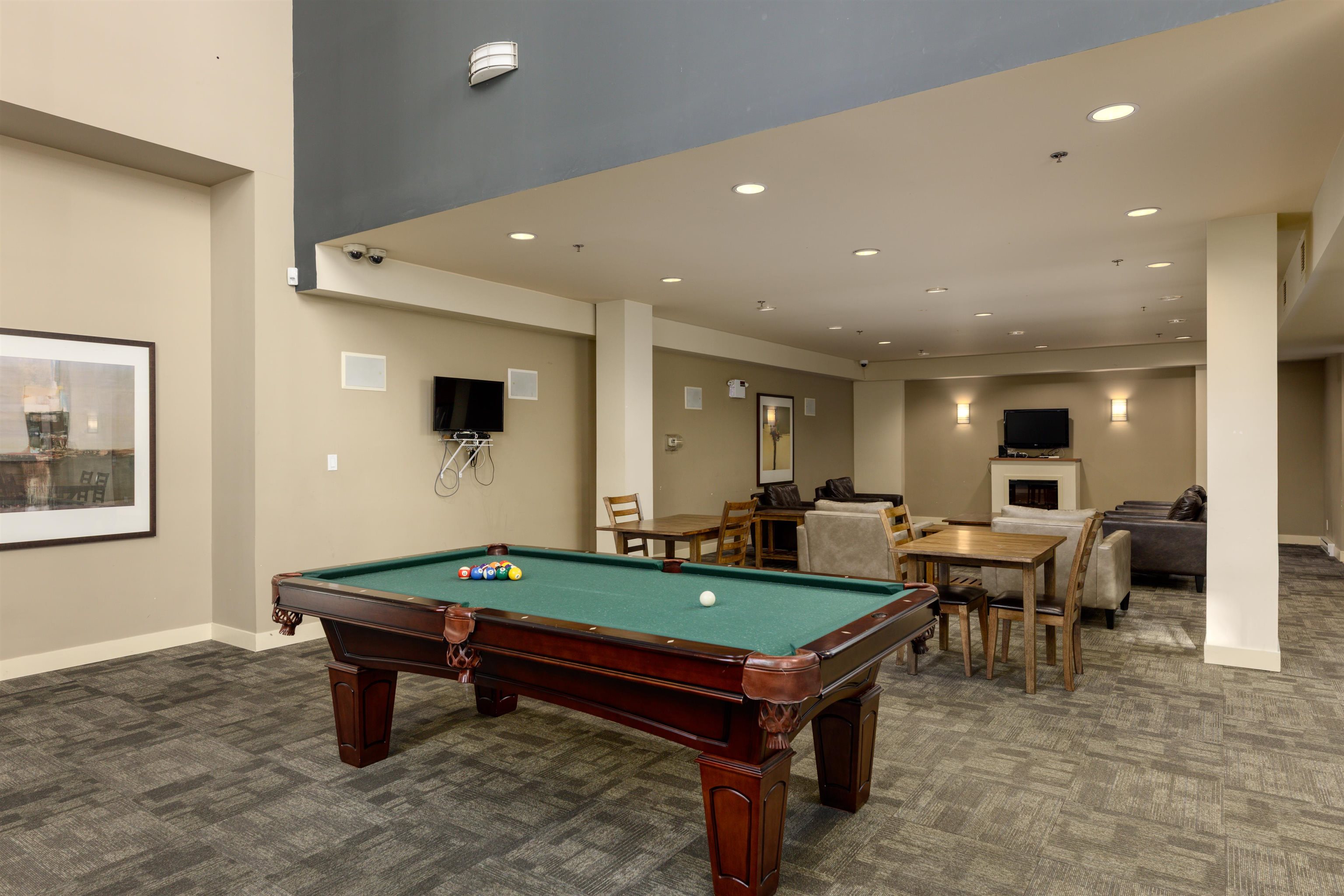 404 265 ROSS DRIVE Unit: 404