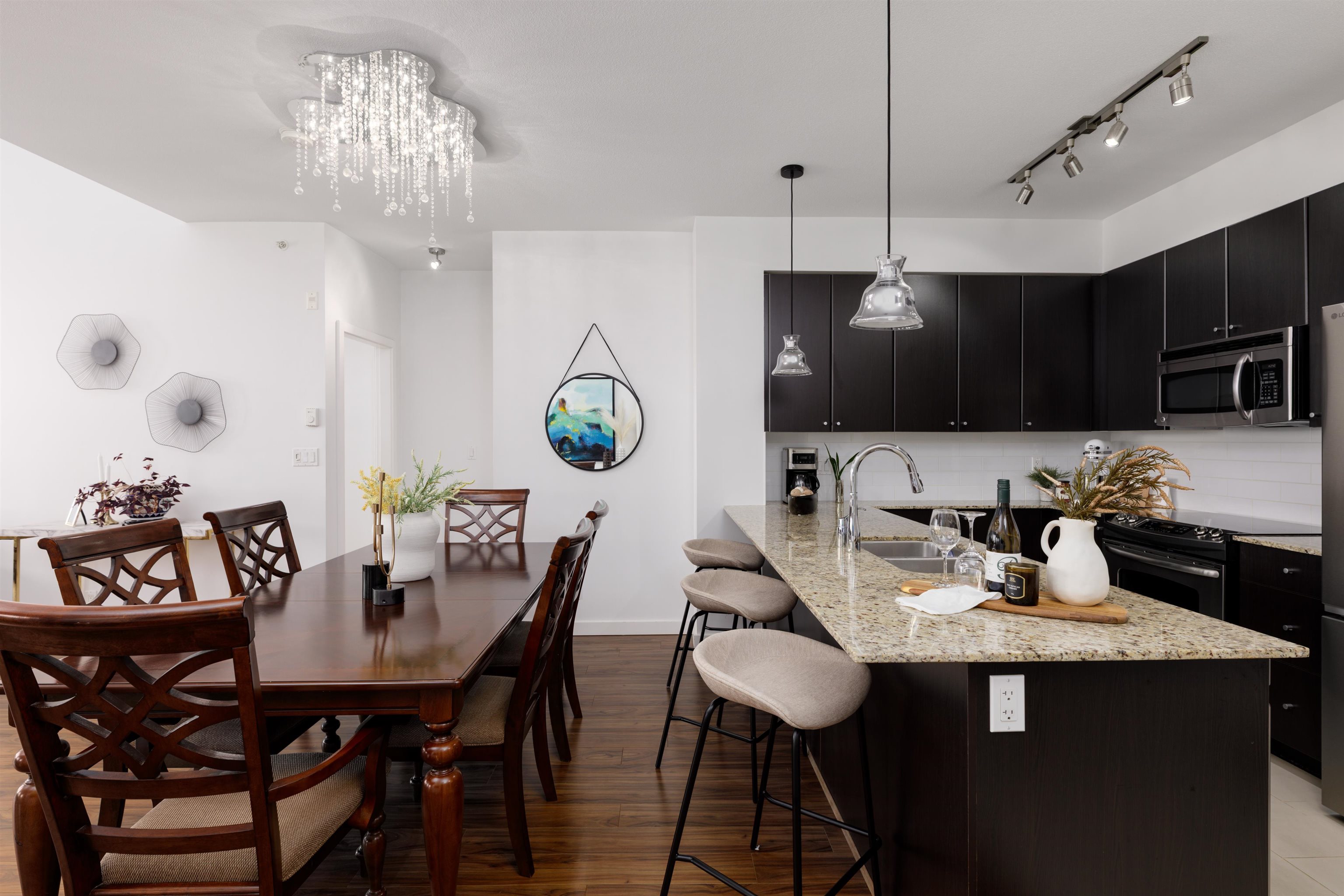 404 265 ROSS DRIVE Unit: 404