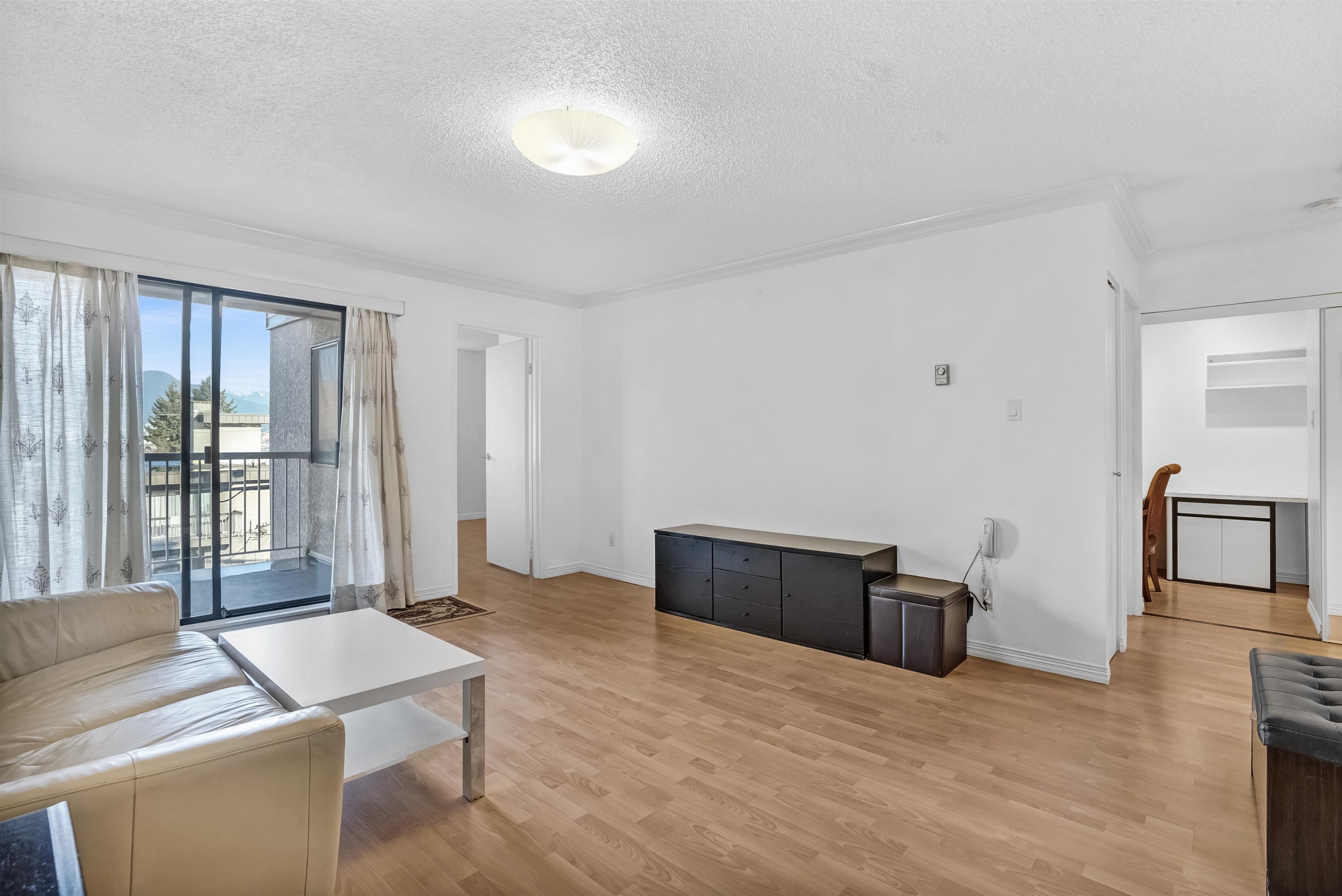 303 975 E BROADWAY Unit: 303