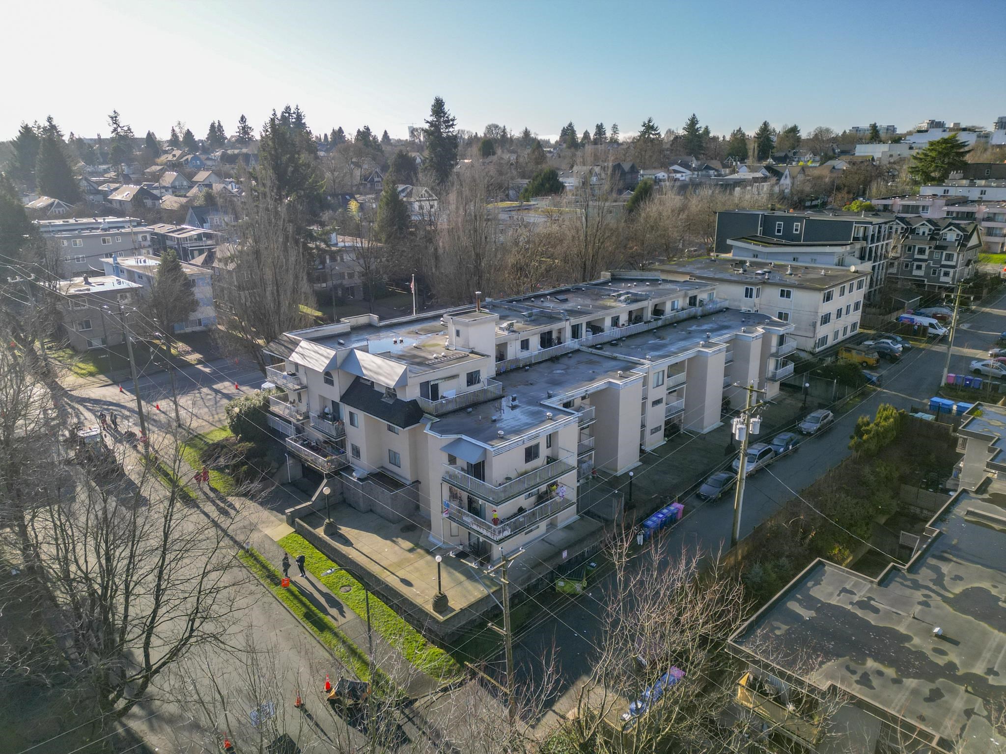 303 975 E BROADWAY Unit: 303