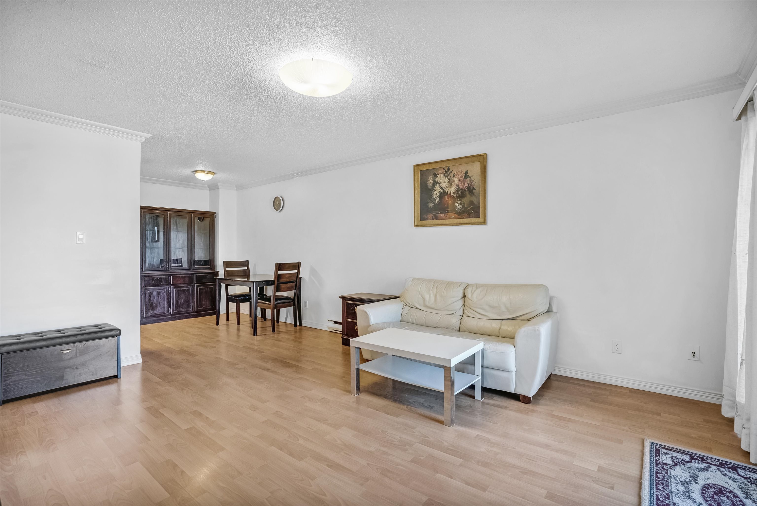 303 975 E BROADWAY Unit: 303