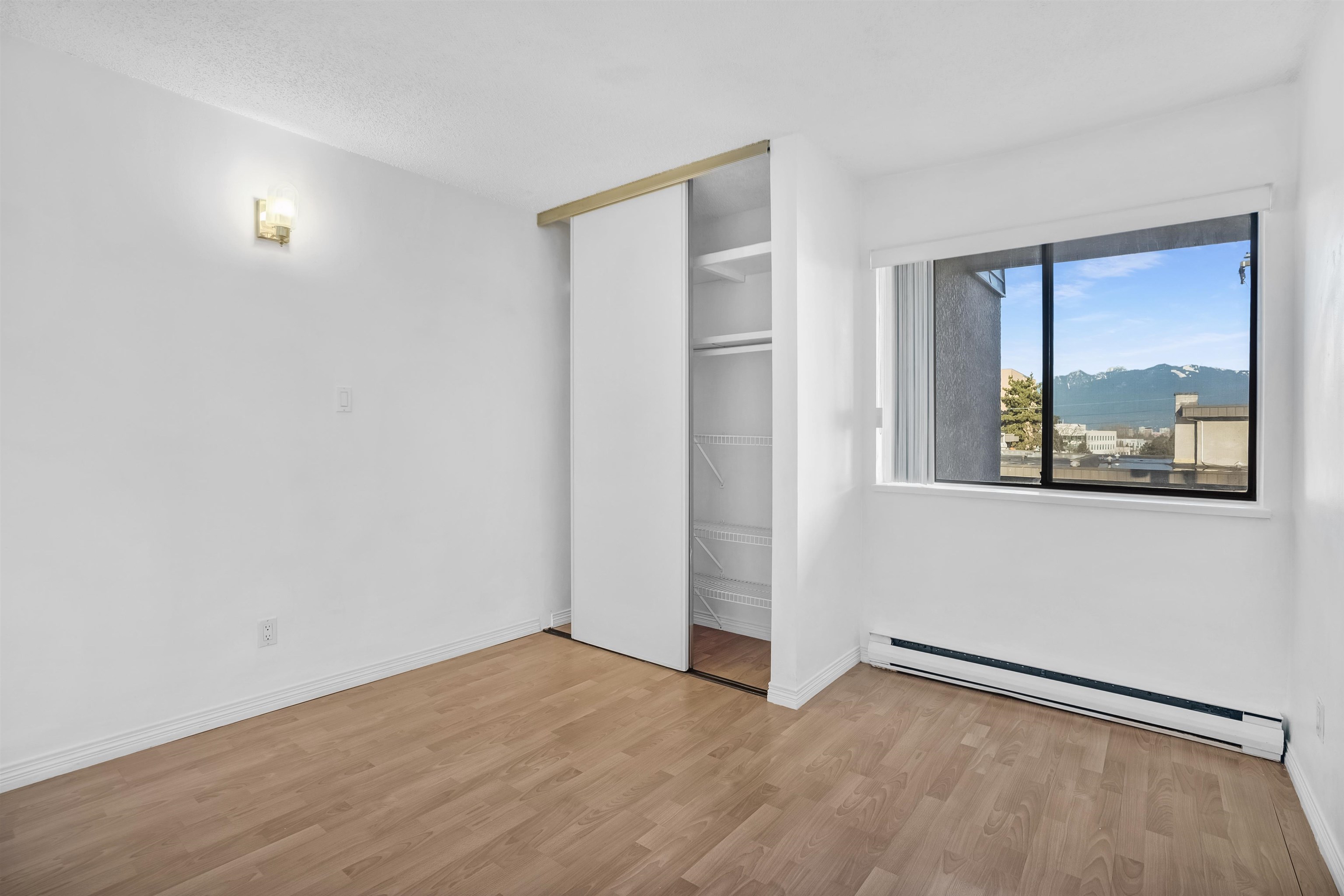 303 975 E BROADWAY Unit: 303
