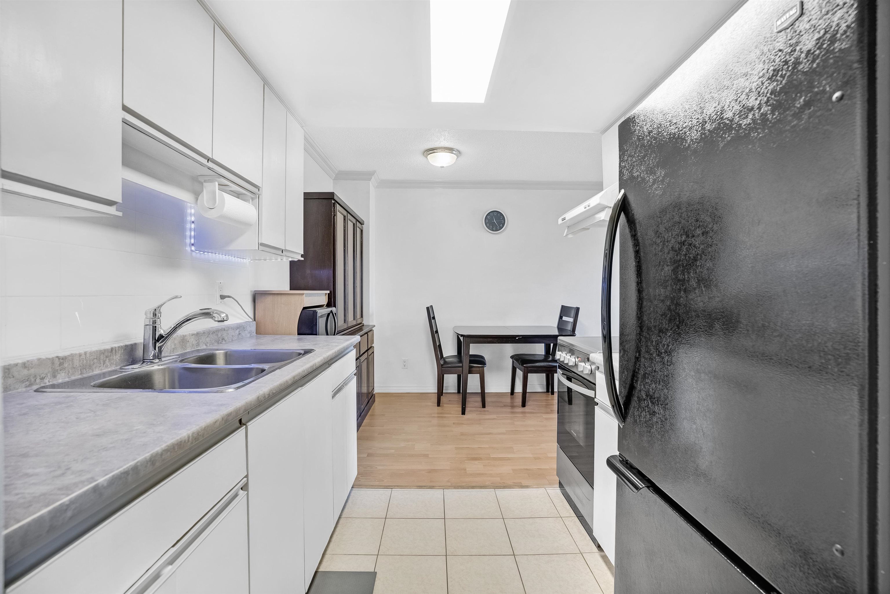 303 975 E BROADWAY Unit: 303