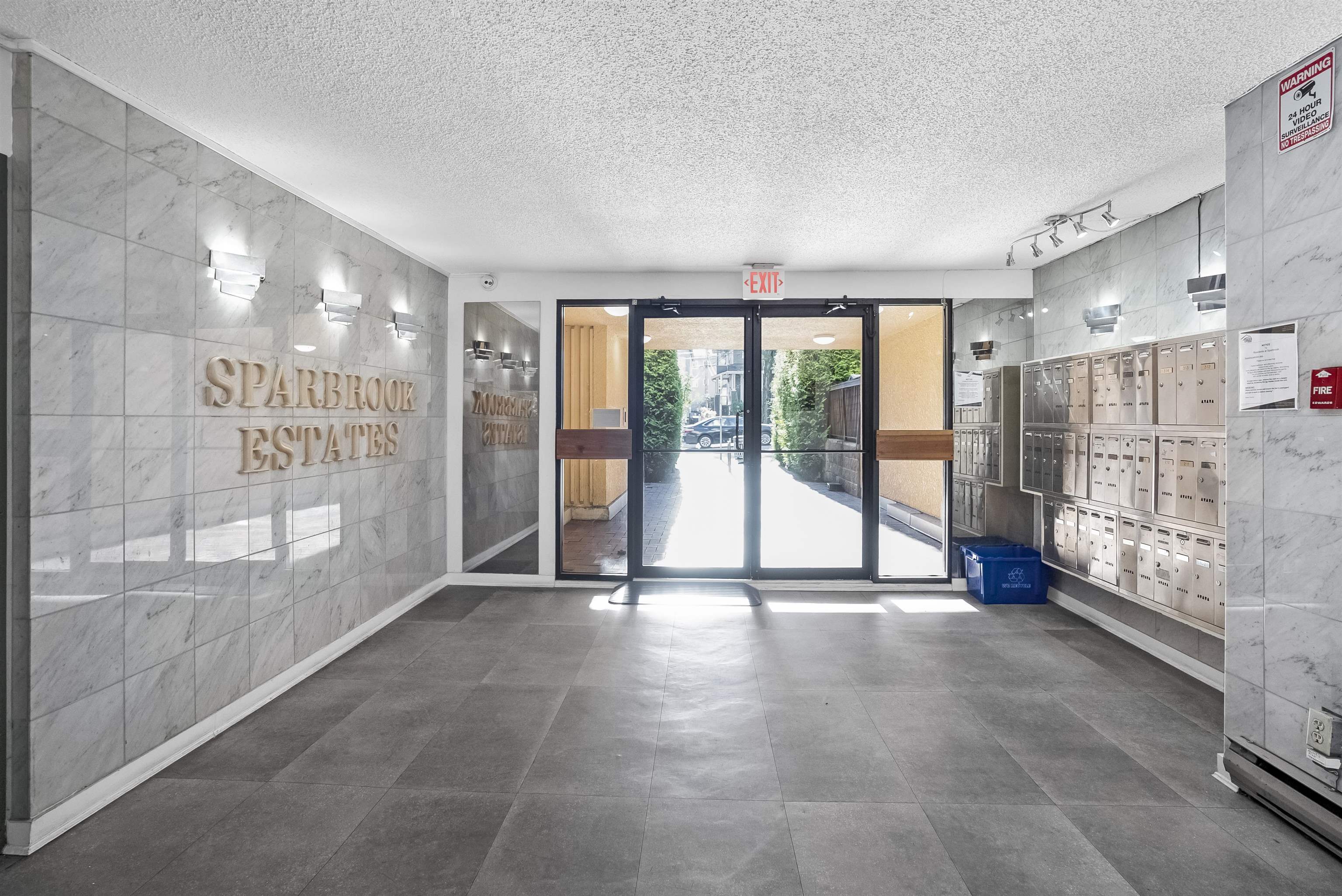 303 975 E BROADWAY Unit: 303