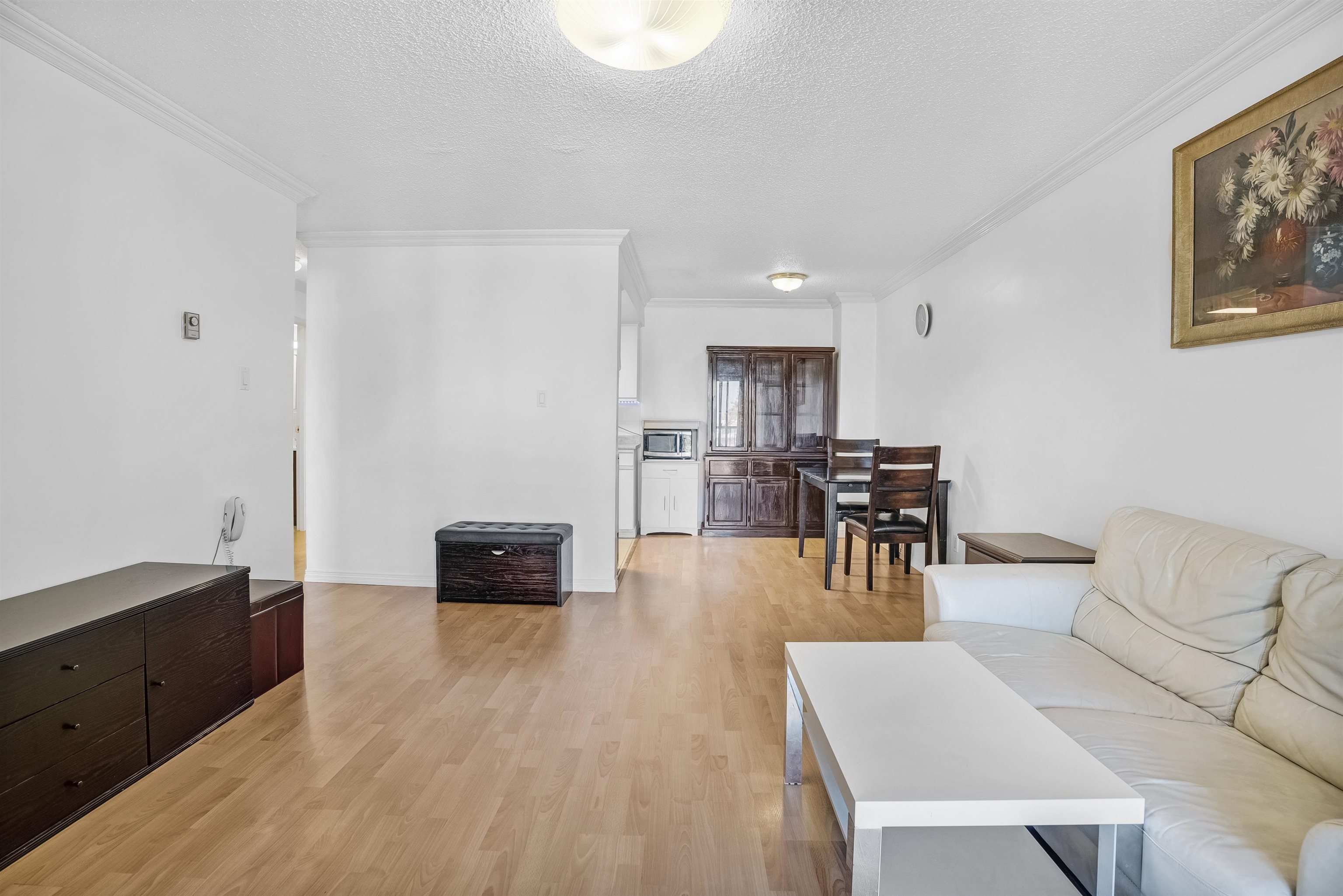 303 975 E BROADWAY Unit: 303