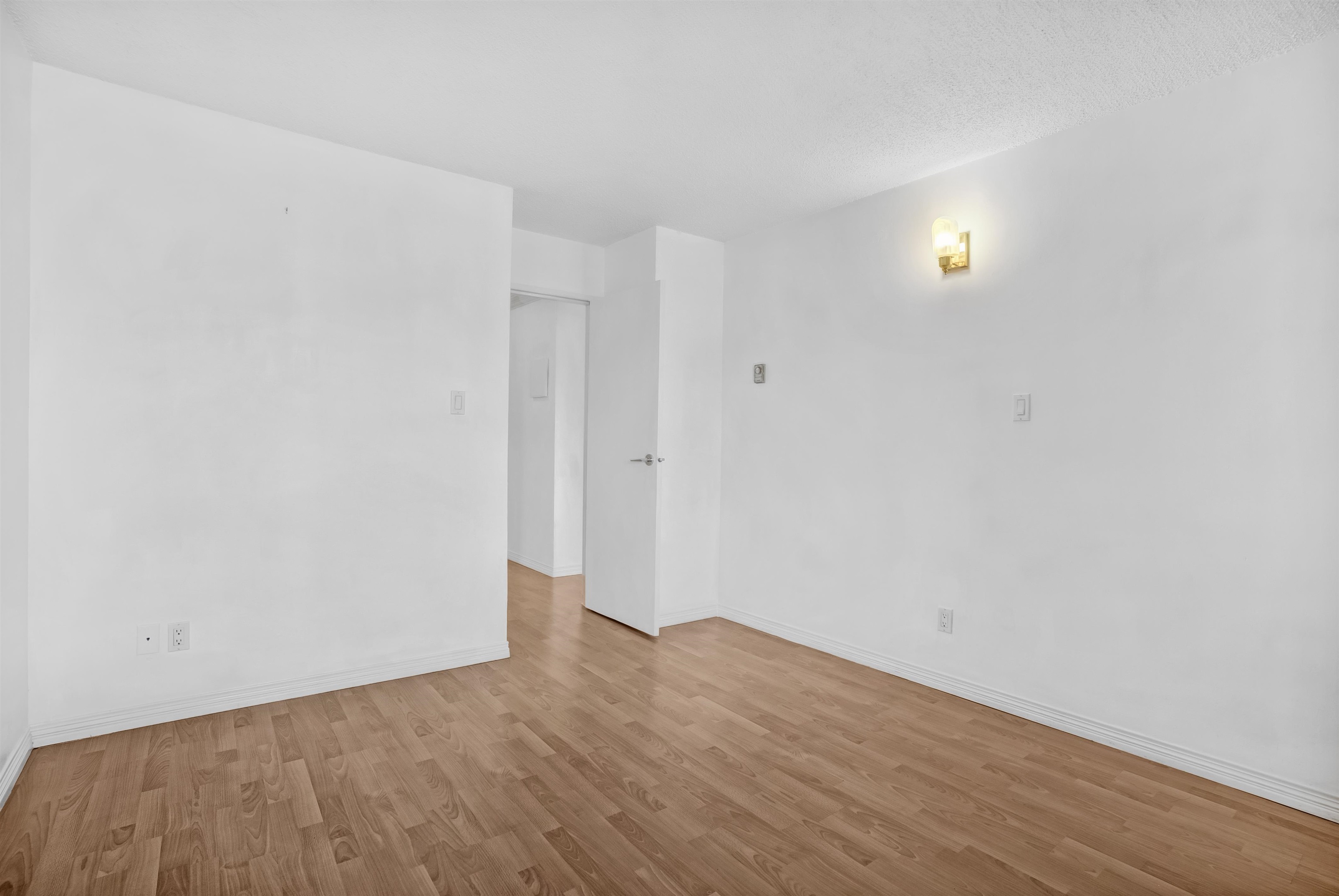 303 975 E BROADWAY Unit: 303