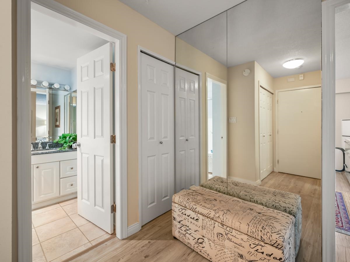 205 307 W 2ND STREET Unit: 205