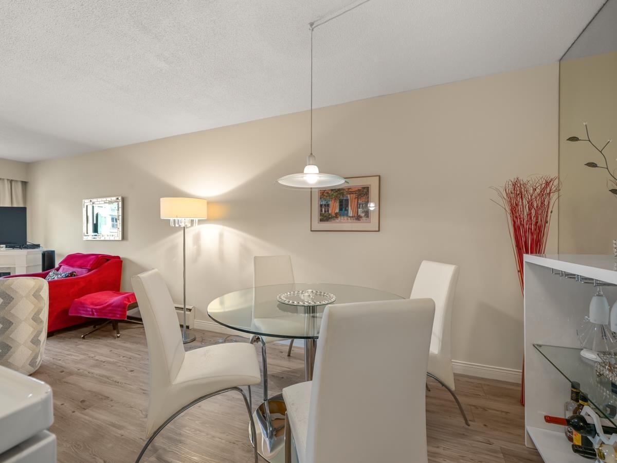 205 307 W 2ND STREET Unit: 205