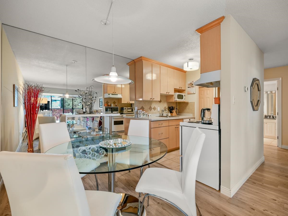 205 307 W 2ND STREET Unit: 205