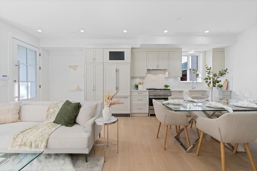 1 2447 E 41ST AVENUE Unit: 1