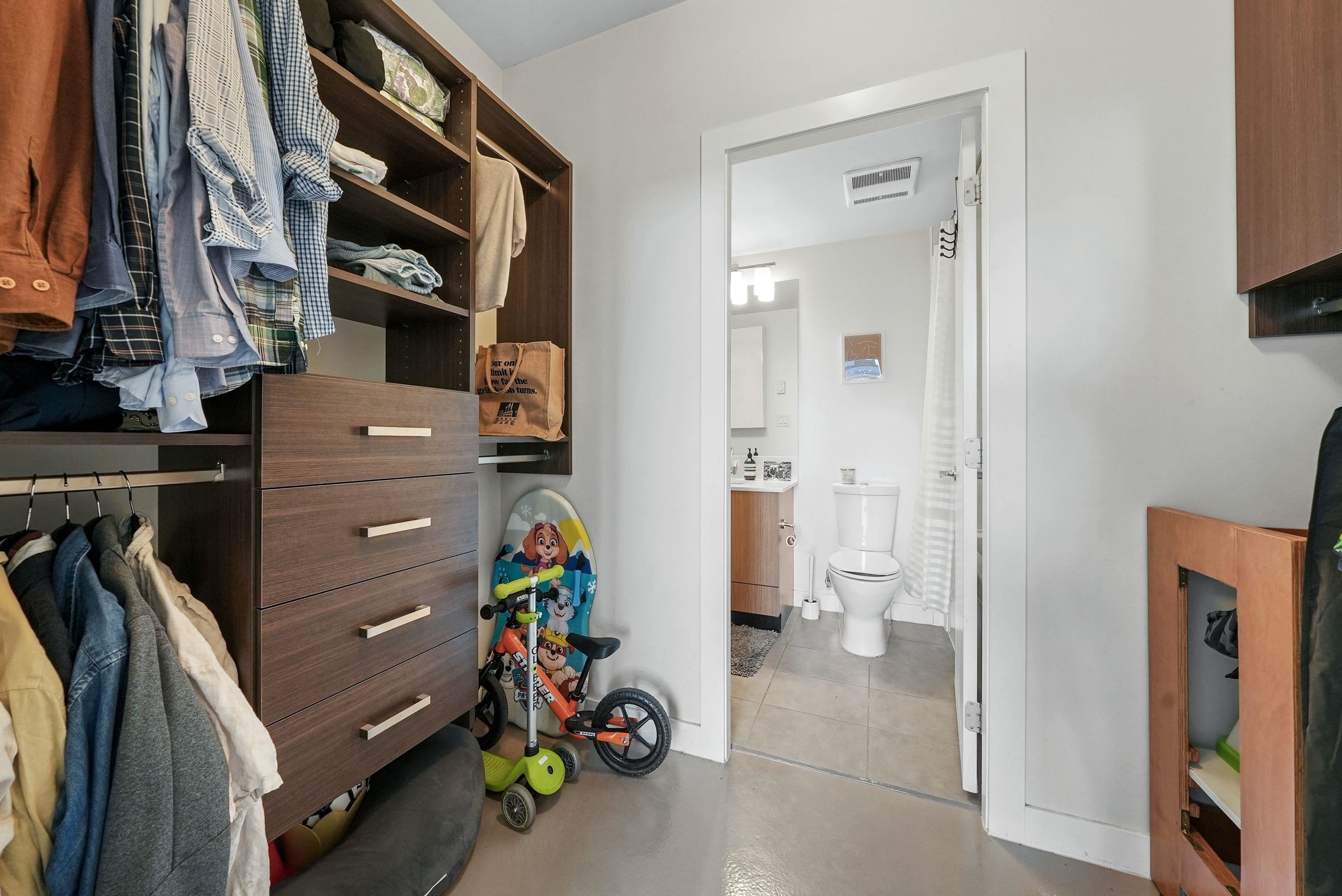 715 221 UNION STREET Unit: 715