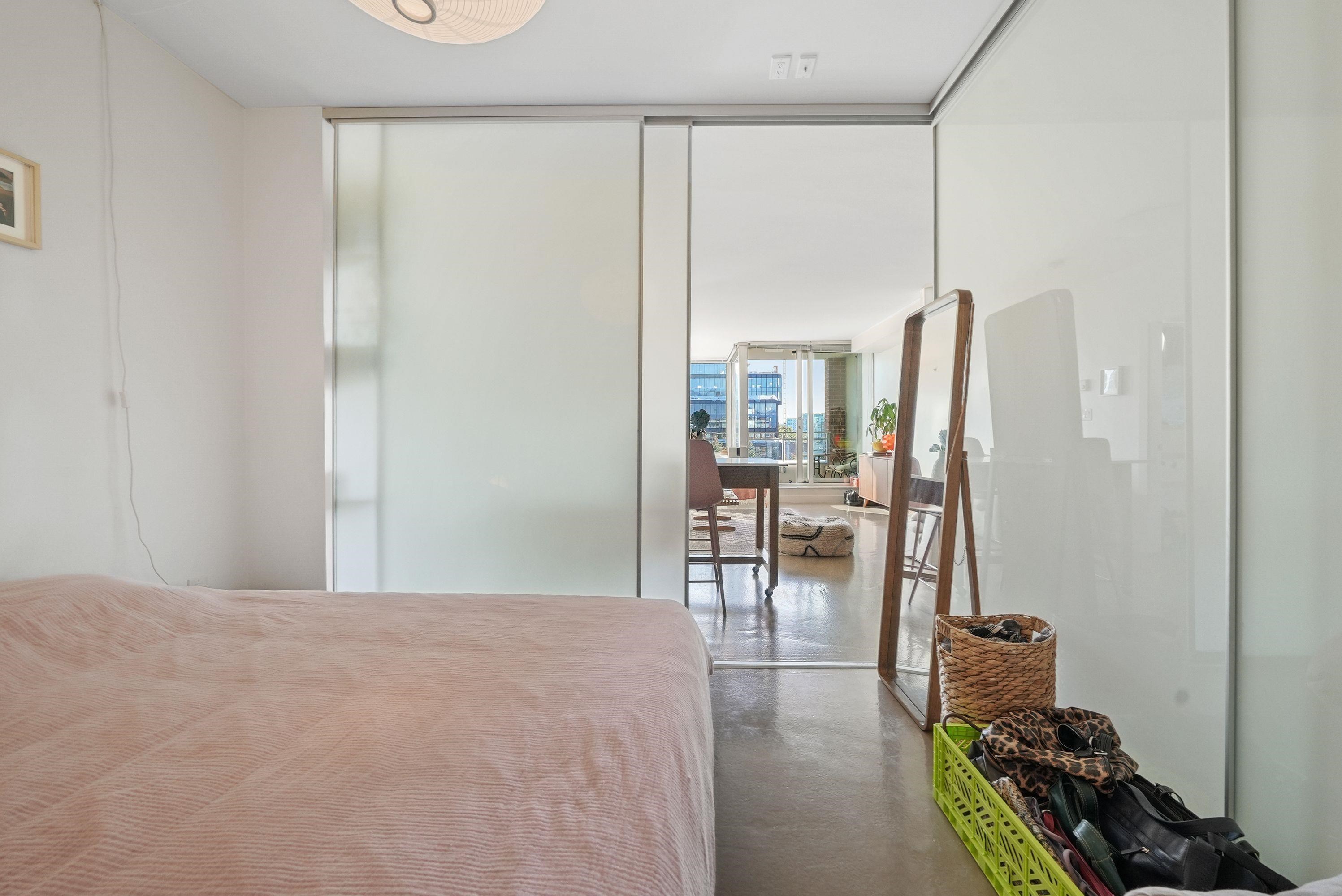 715 221 UNION STREET Unit: 715