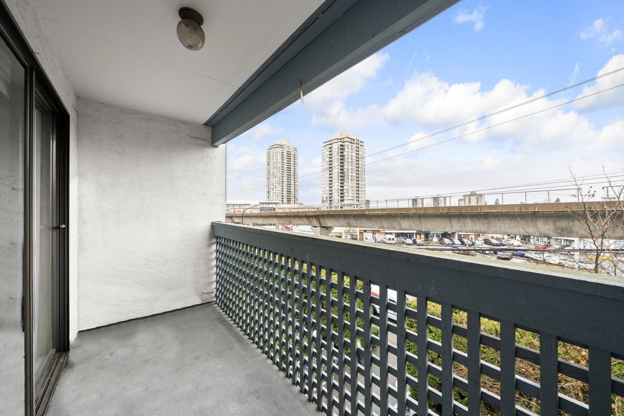 301 601 NORTH ROAD Unit: 301