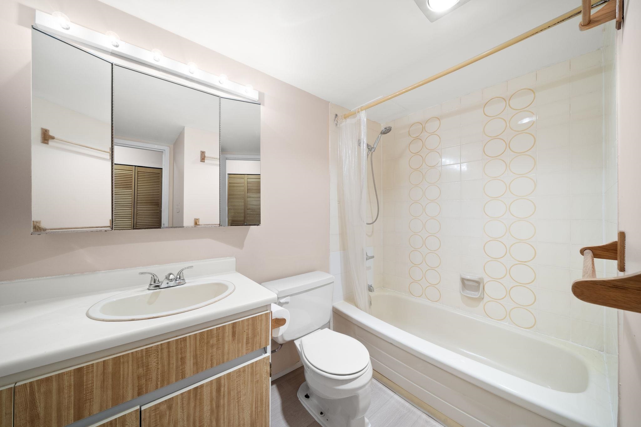 301 601 NORTH ROAD Unit: 301