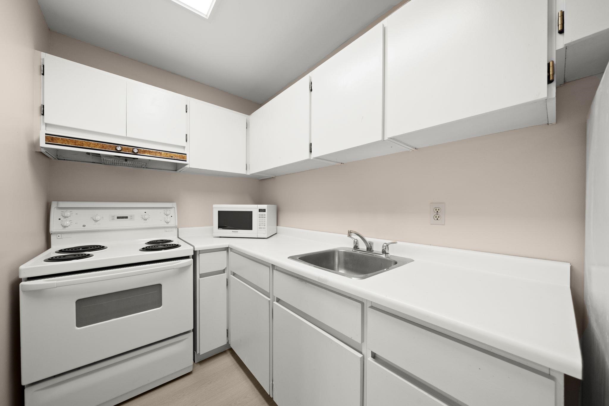 301 601 NORTH ROAD Unit: 301