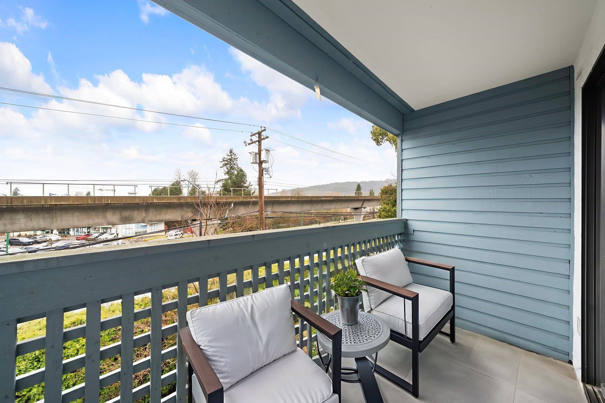 301 601 NORTH ROAD Unit: 301