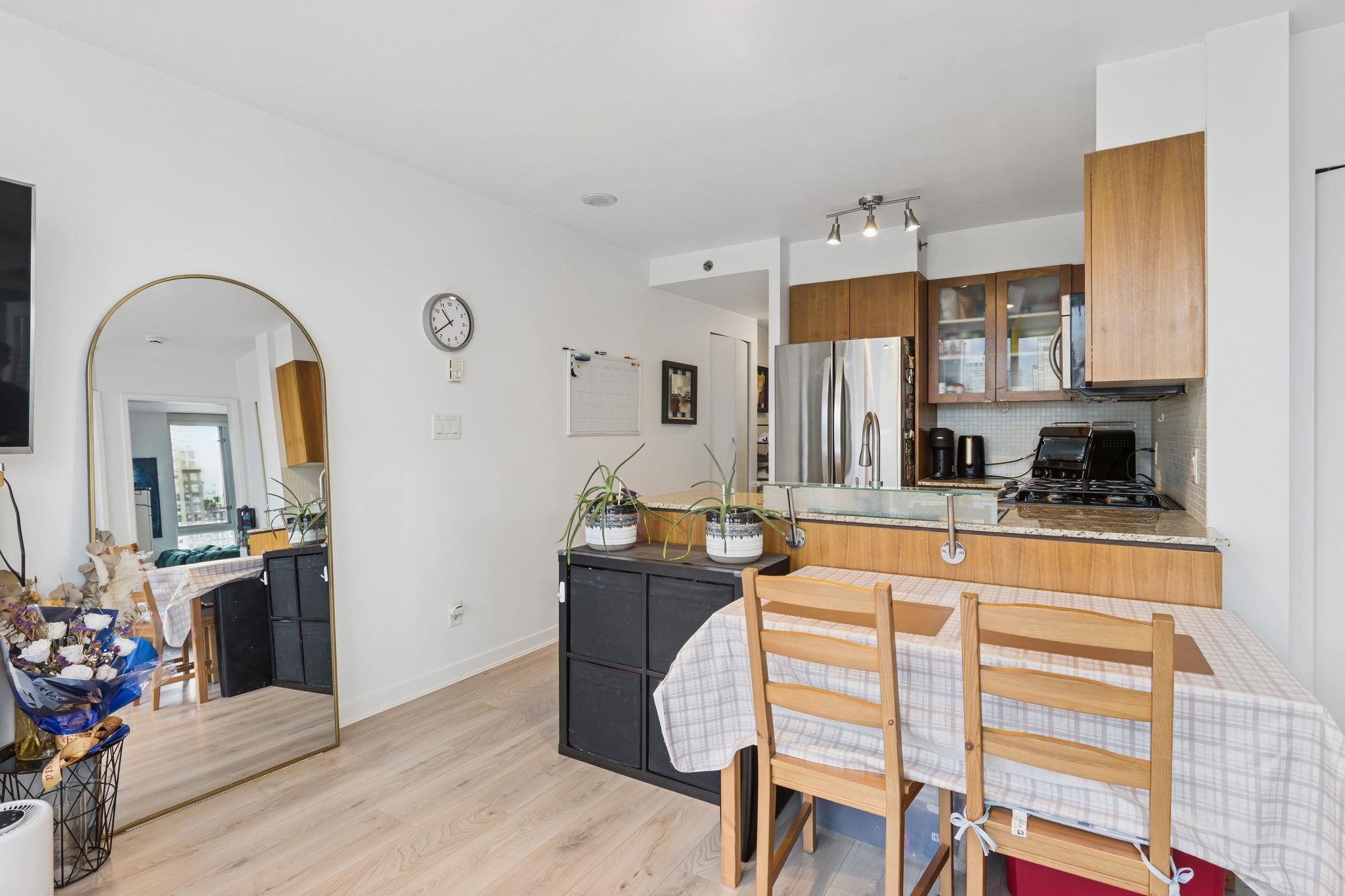 1101 822 SEYMOUR STREET Unit: 1101