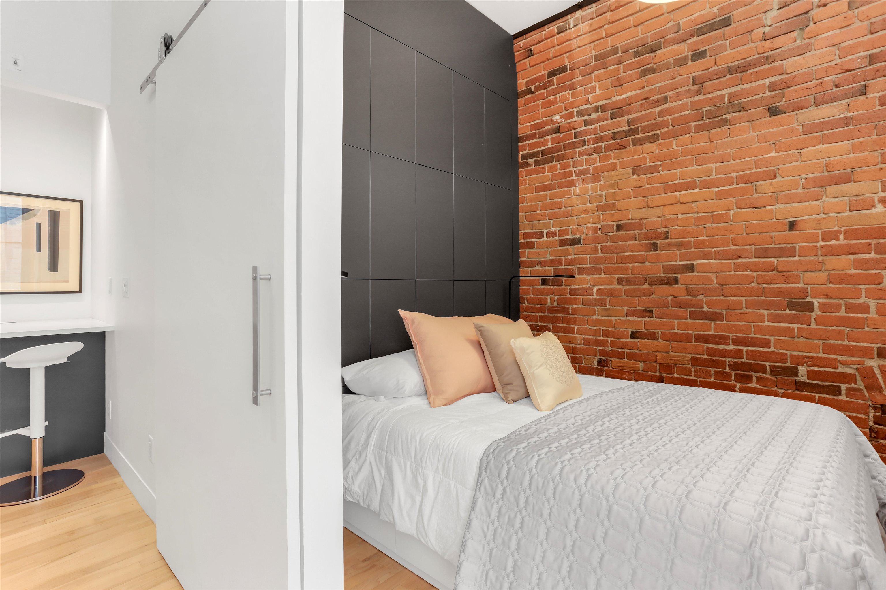 201 345 WATER STREET Unit: 201