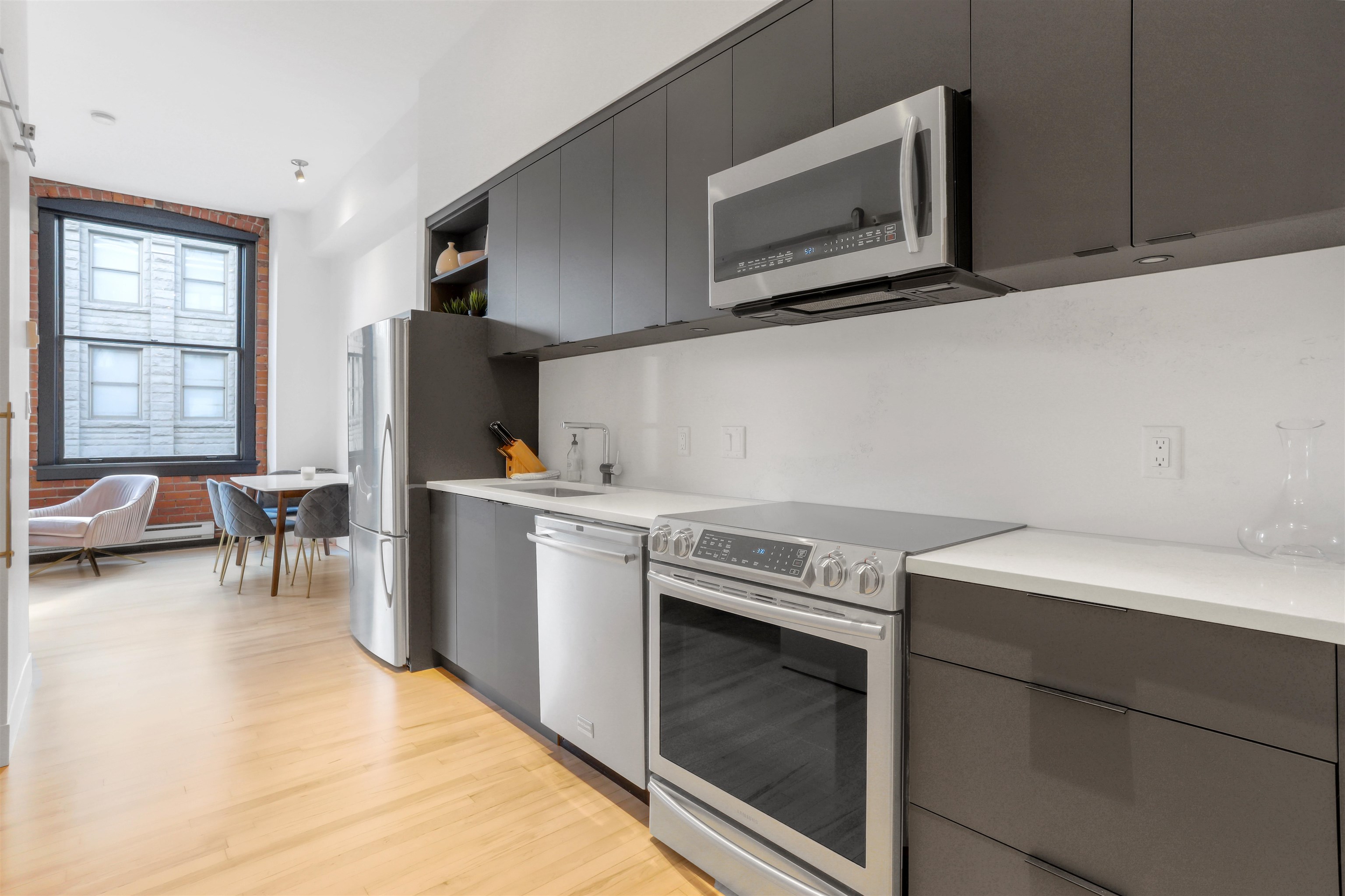 201 345 WATER STREET Unit: 201