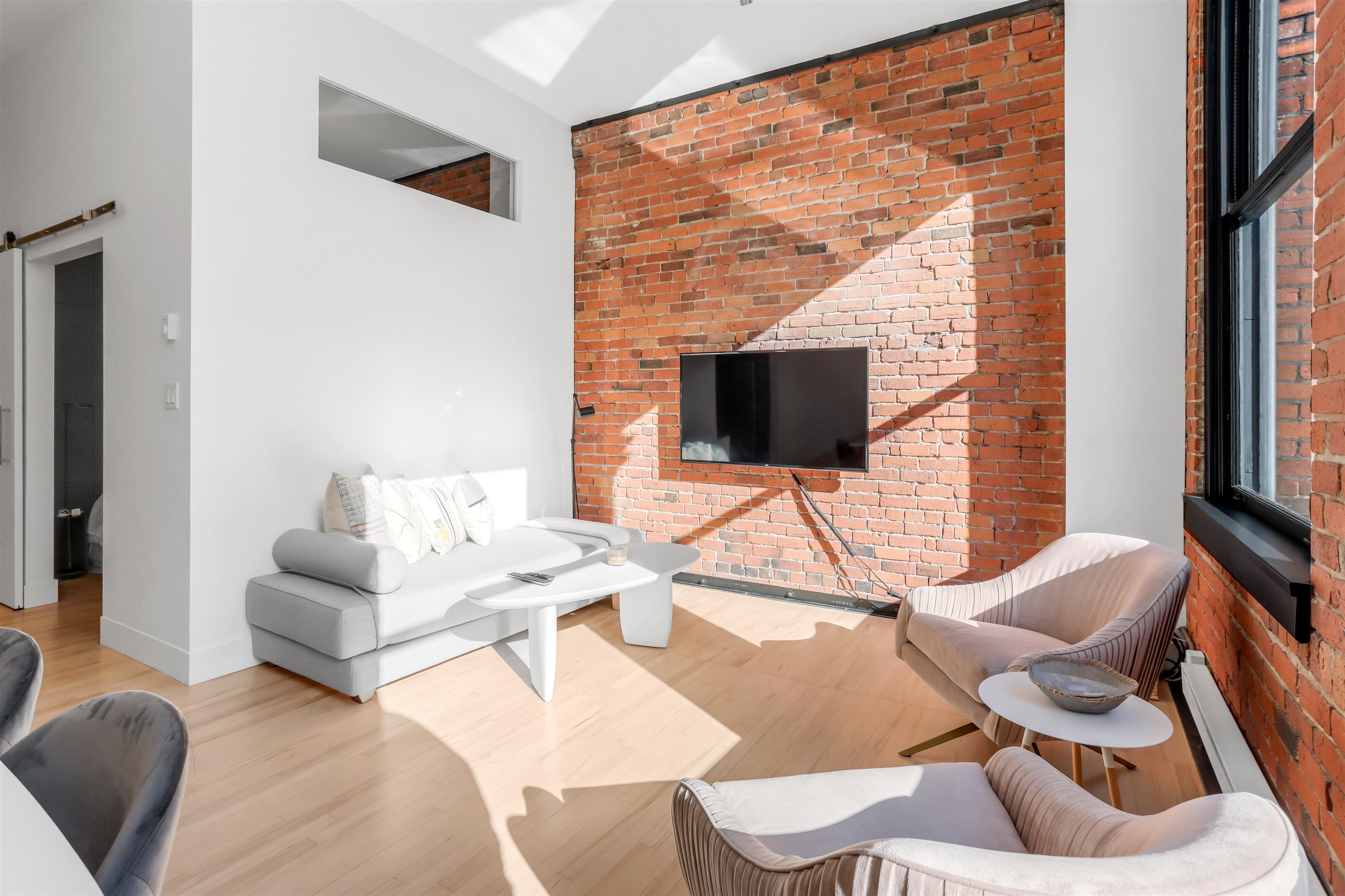 201 345 WATER STREET Unit: 201