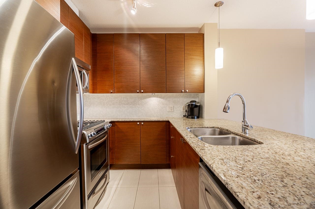 1701 400 CAPILANO ROAD Unit: 1701