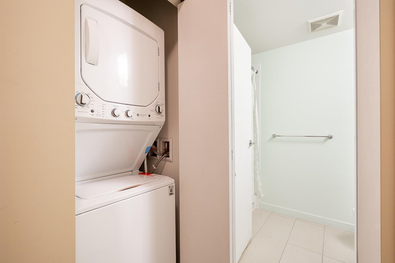 1701 400 CAPILANO ROAD Unit: 1701