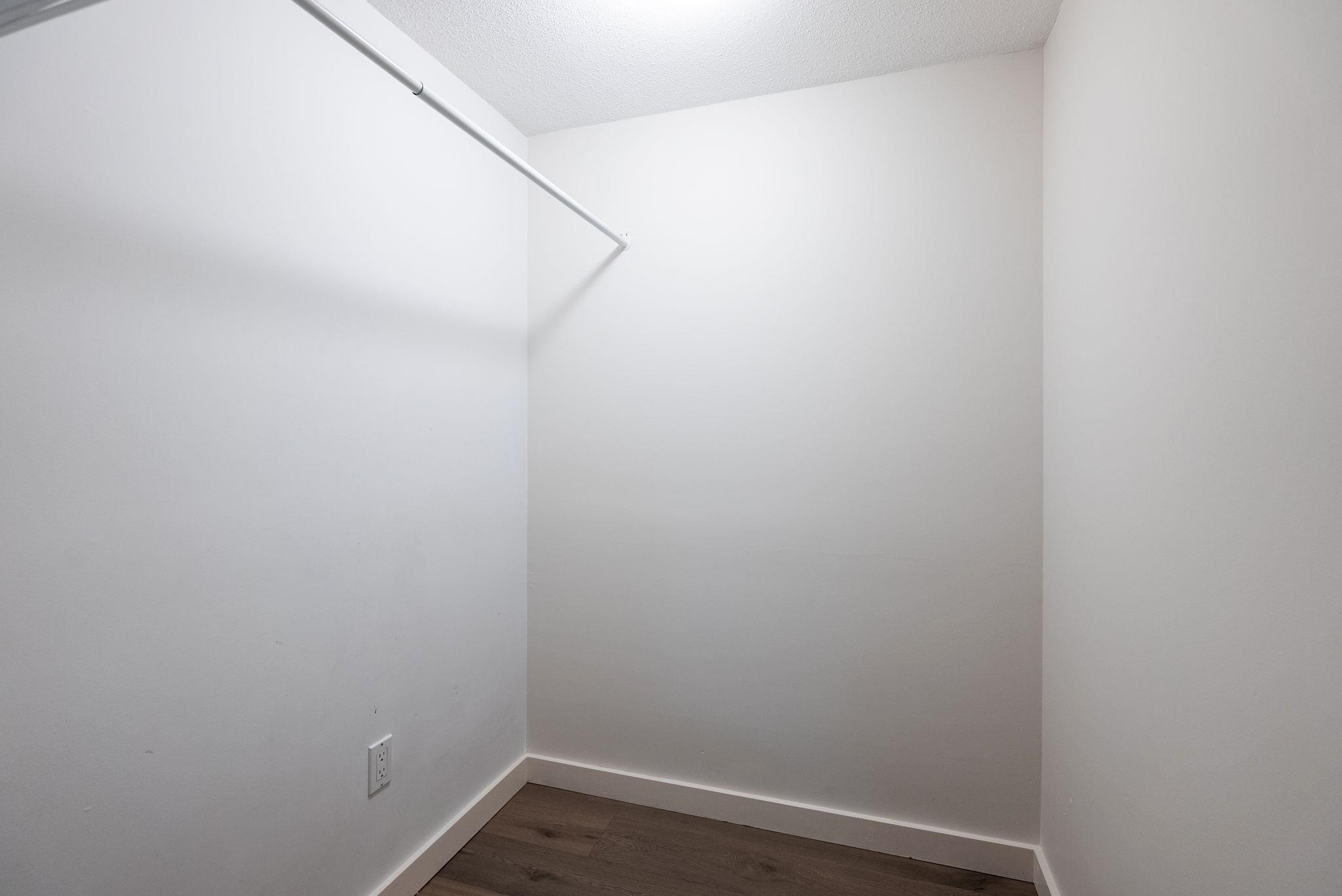 803 1723 ALBERNI STREET Unit: 803