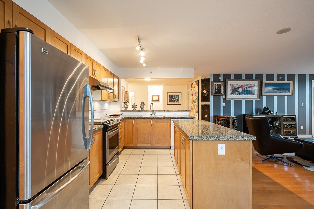 304 4380 HALIFAX STREET Unit: 304