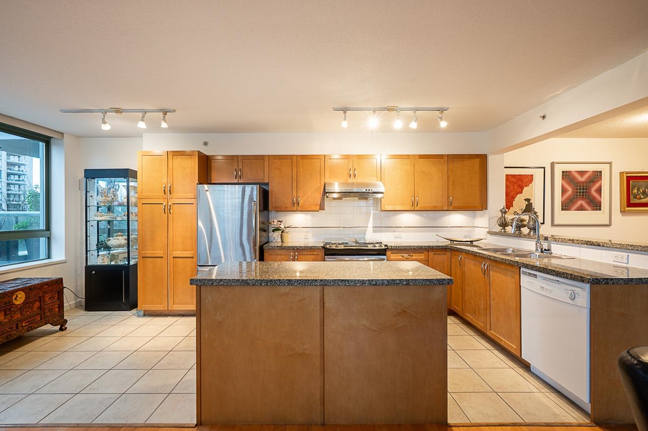 304 4380 HALIFAX STREET Unit: 304