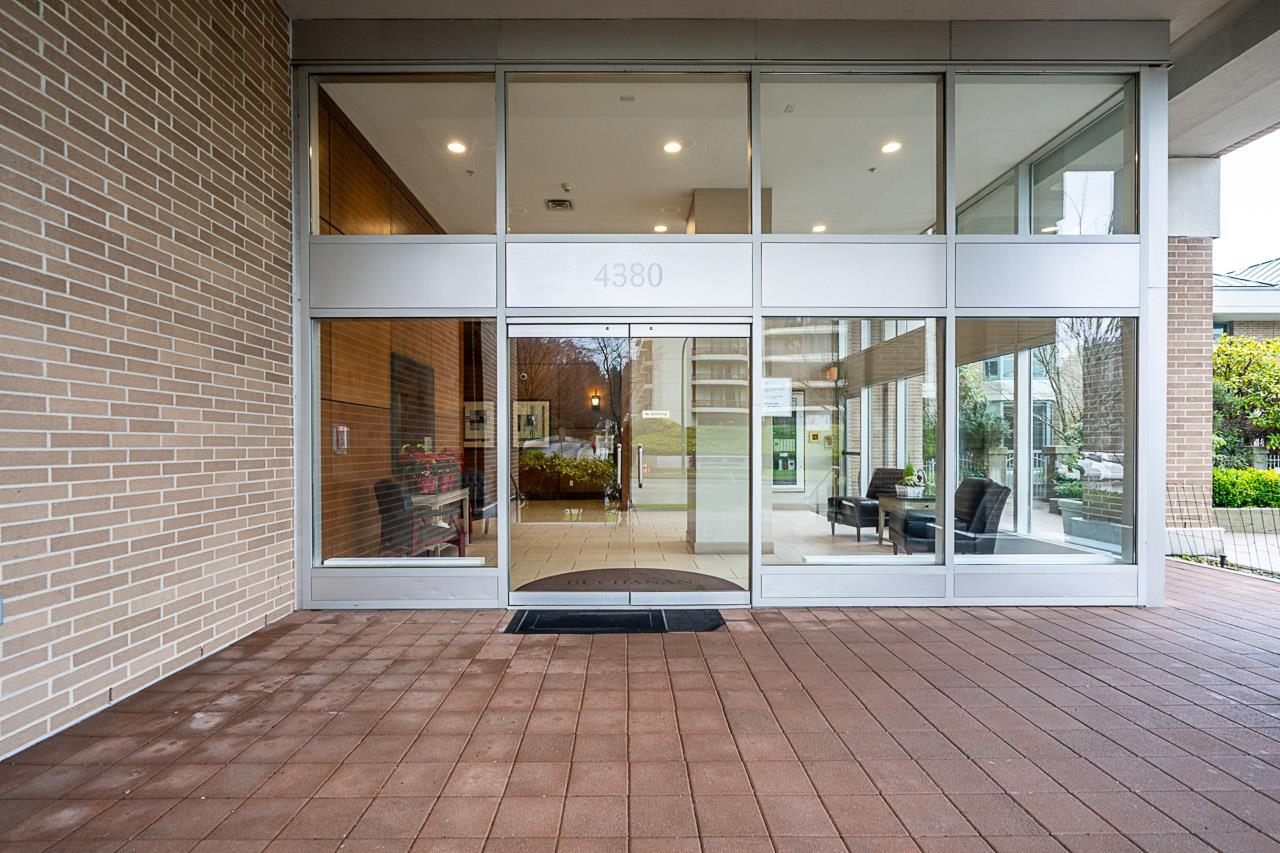 304 4380 HALIFAX STREET Unit: 304