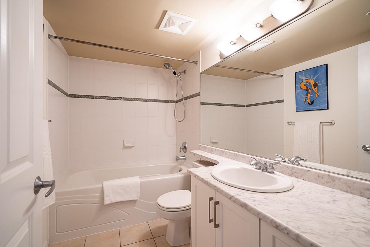 304 4380 HALIFAX STREET Unit: 304