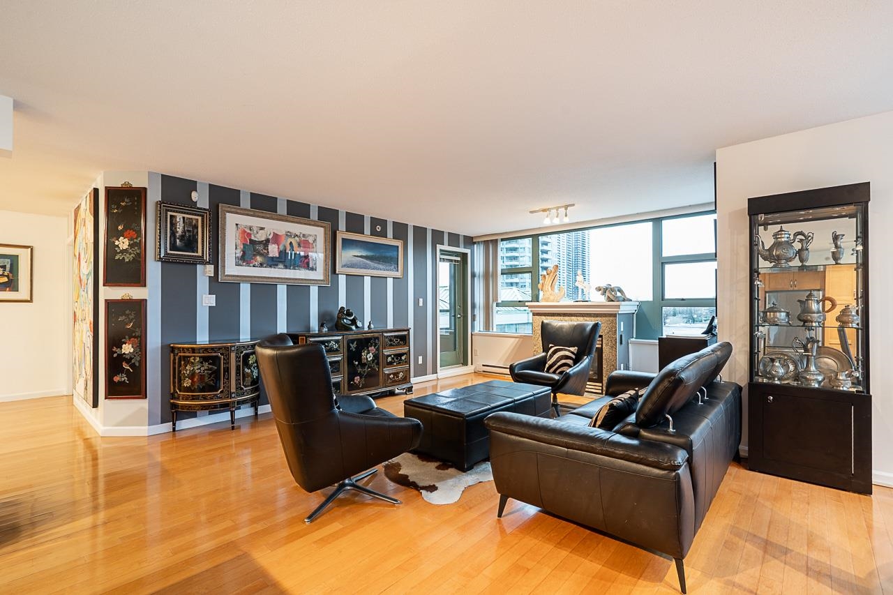 304 4380 HALIFAX STREET Unit: 304