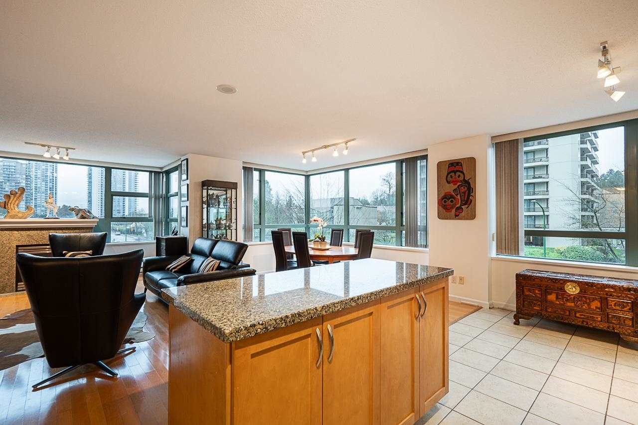 304 4380 HALIFAX STREET Unit: 304